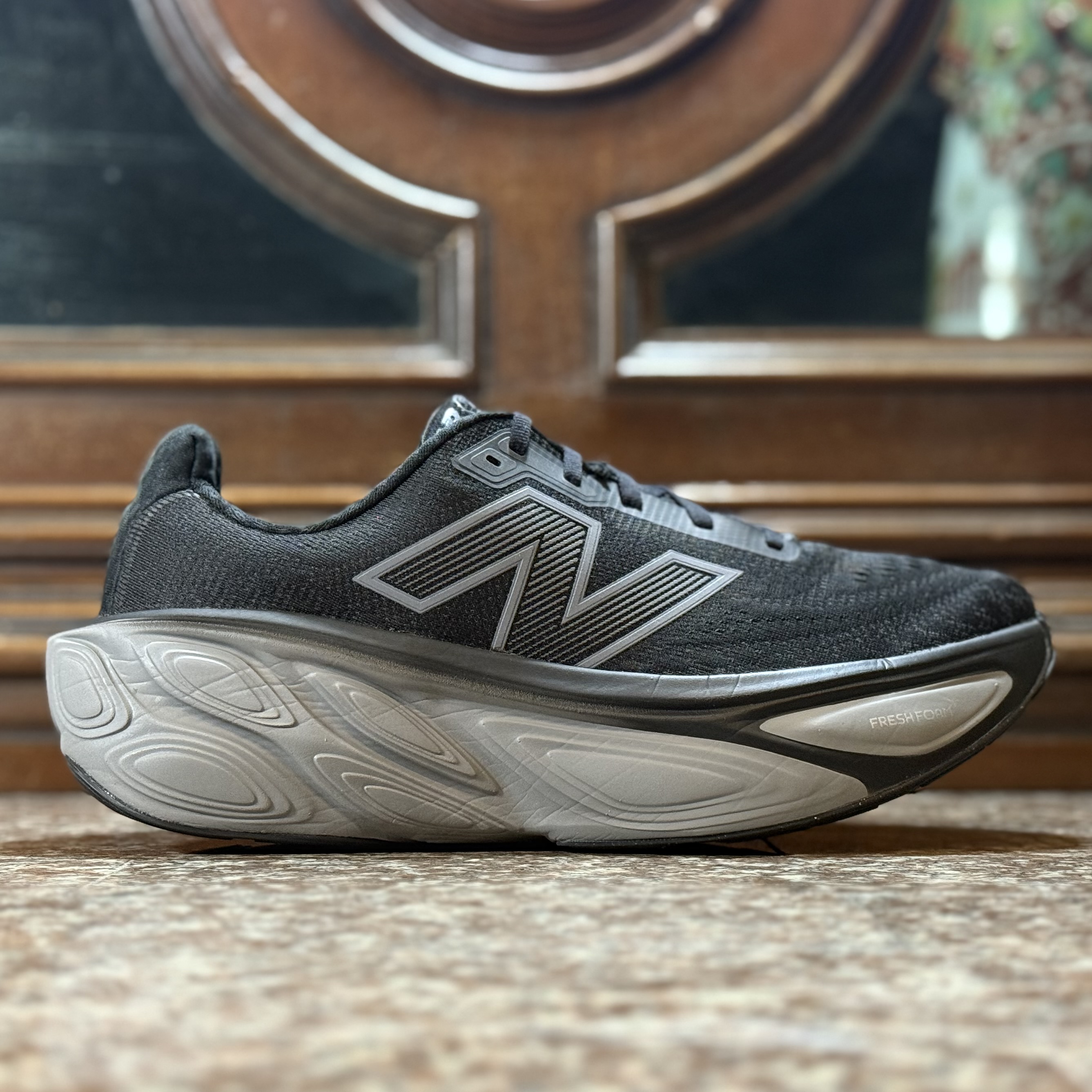 รองเท้าวิ่ง New Balance Fresh Foam X More V5 ‘BLACK’ #มือ2 (M12US)