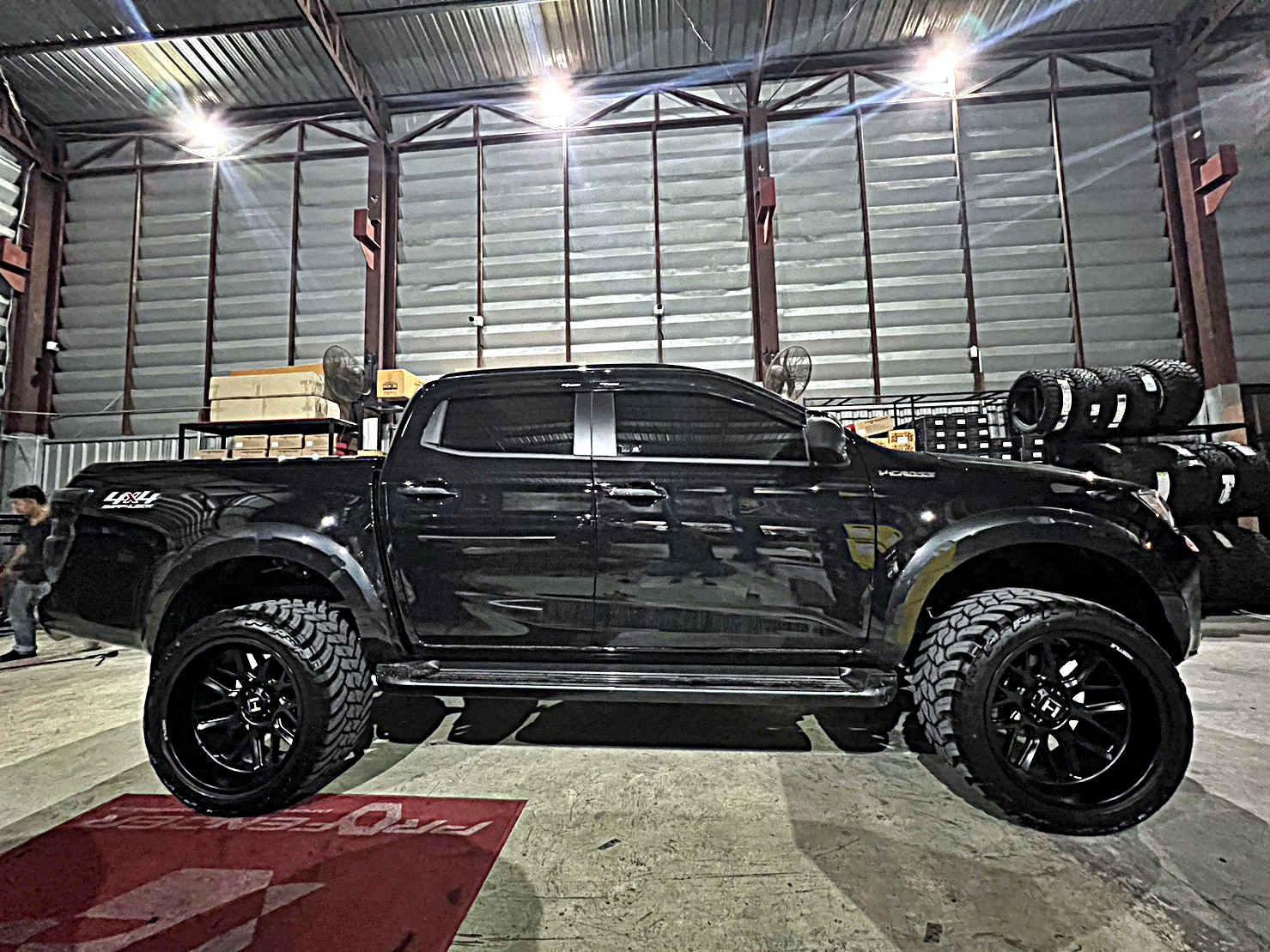 D-MAX ทรงเมกา จัดล้อแท้ HOSTILE ที่ STEP9