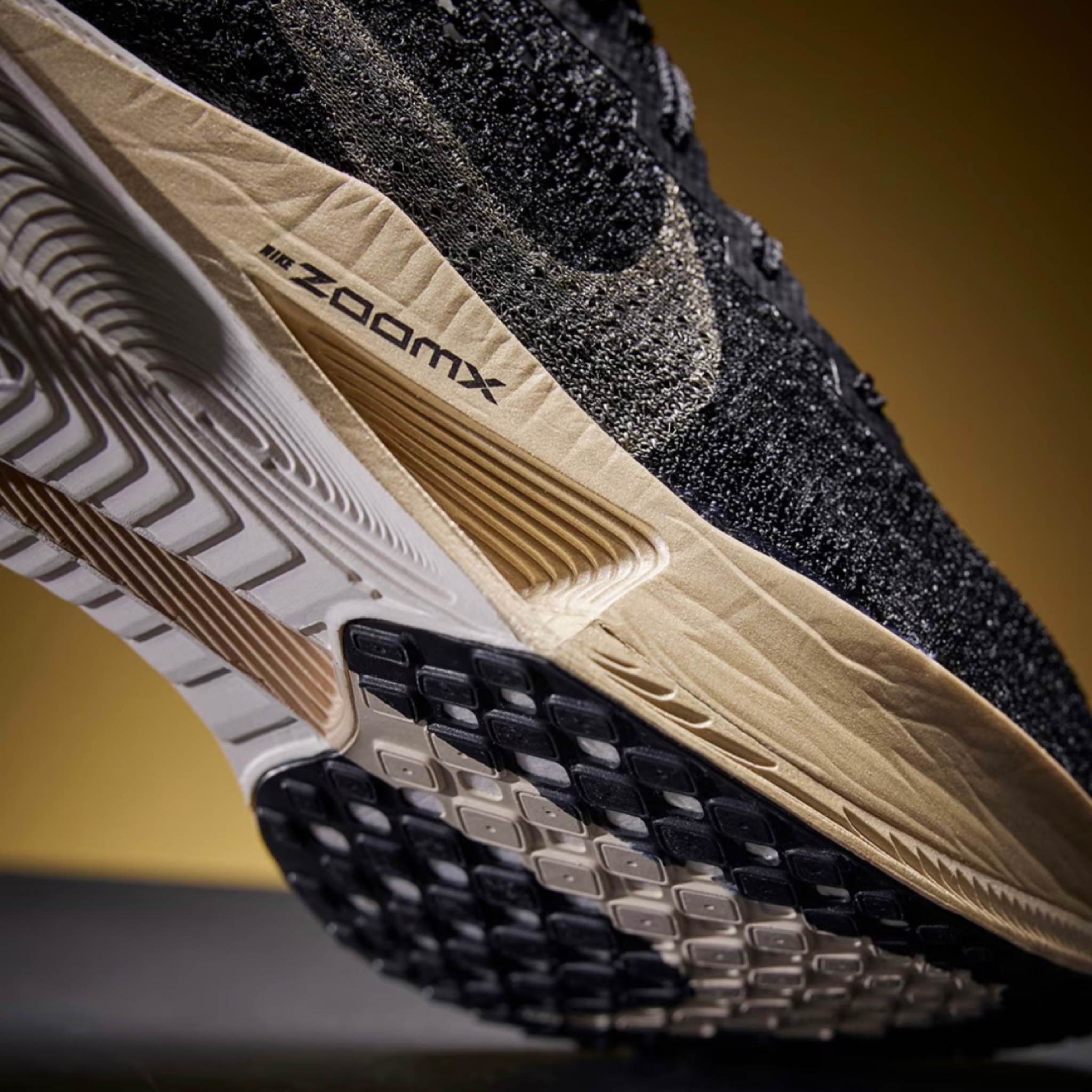 รองเท้าวิ่ง Nike ZoomX Vaporfly Next% 3 (M10/10.5US)