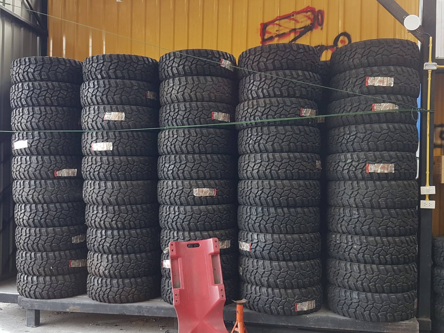 COOPER STT PRO 295/55-20 เส้น 8500 ปกติ 15000