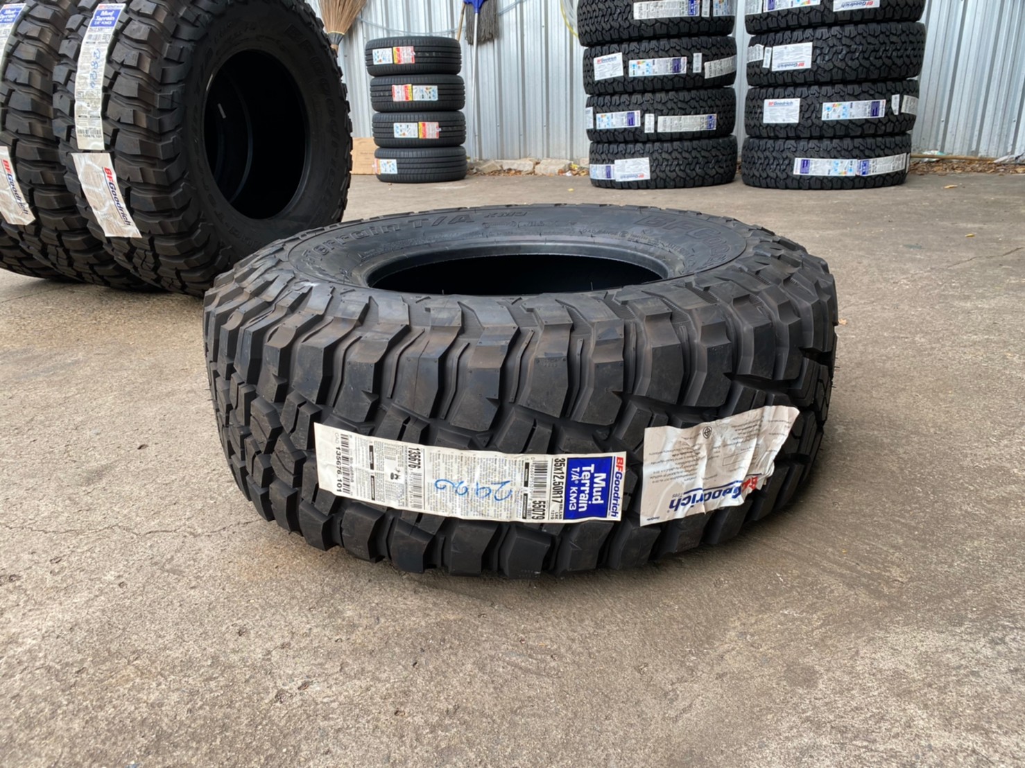 BF GOODRICH KM3 35X12.5R17 ราคาถูก ต้อง STEP9 เท่านั้น