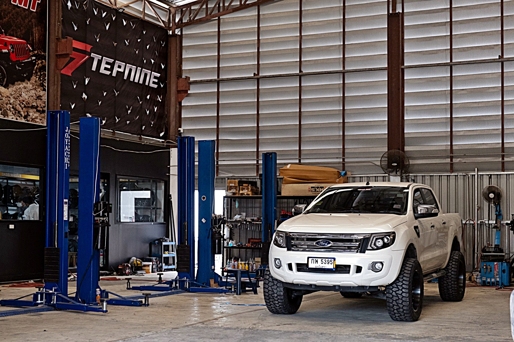 #FORD_RANGER_จองคิวมาจากฉะเชิงเทรา แต่งทรงเมกาที่ STEP9