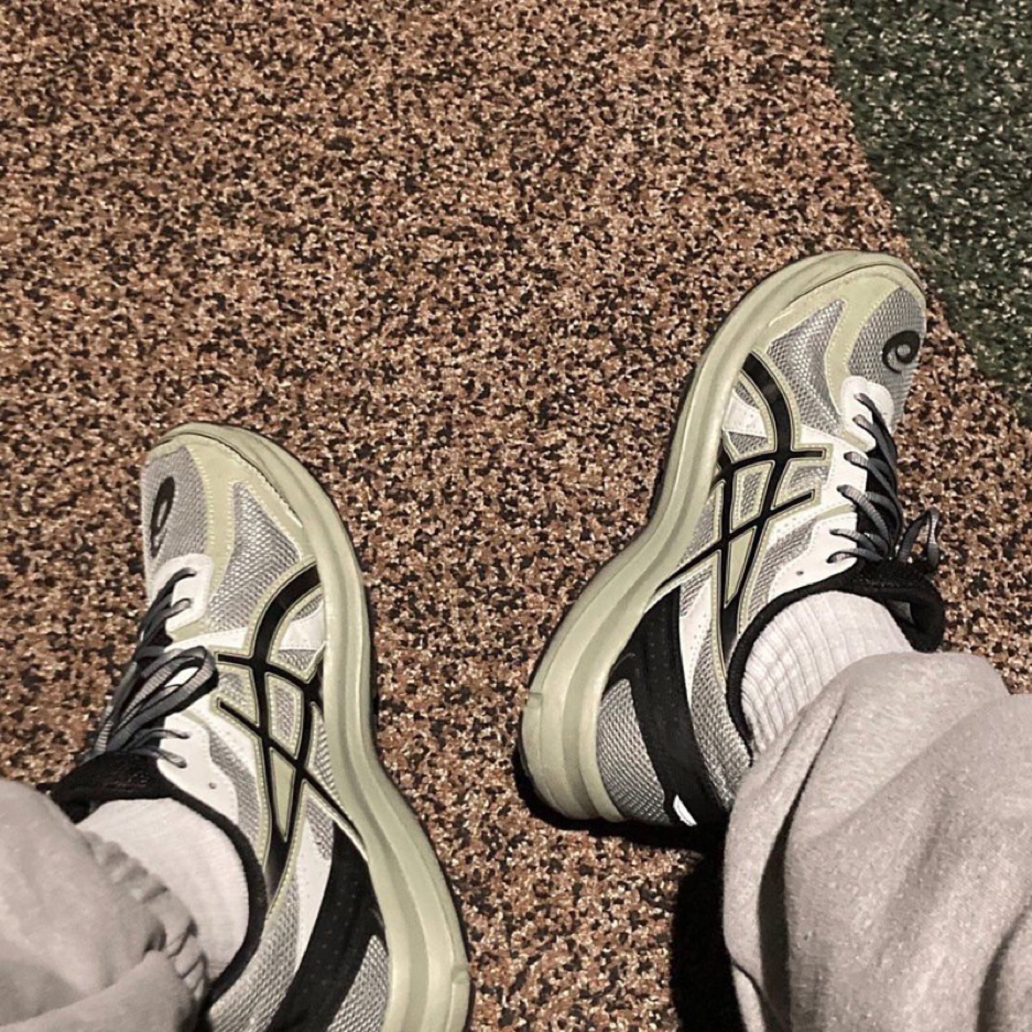 รองเท้า ASICS JOG 100S ‘Sheet Rock’ (M6/8/8.5/9/9.5/10/11.5US)