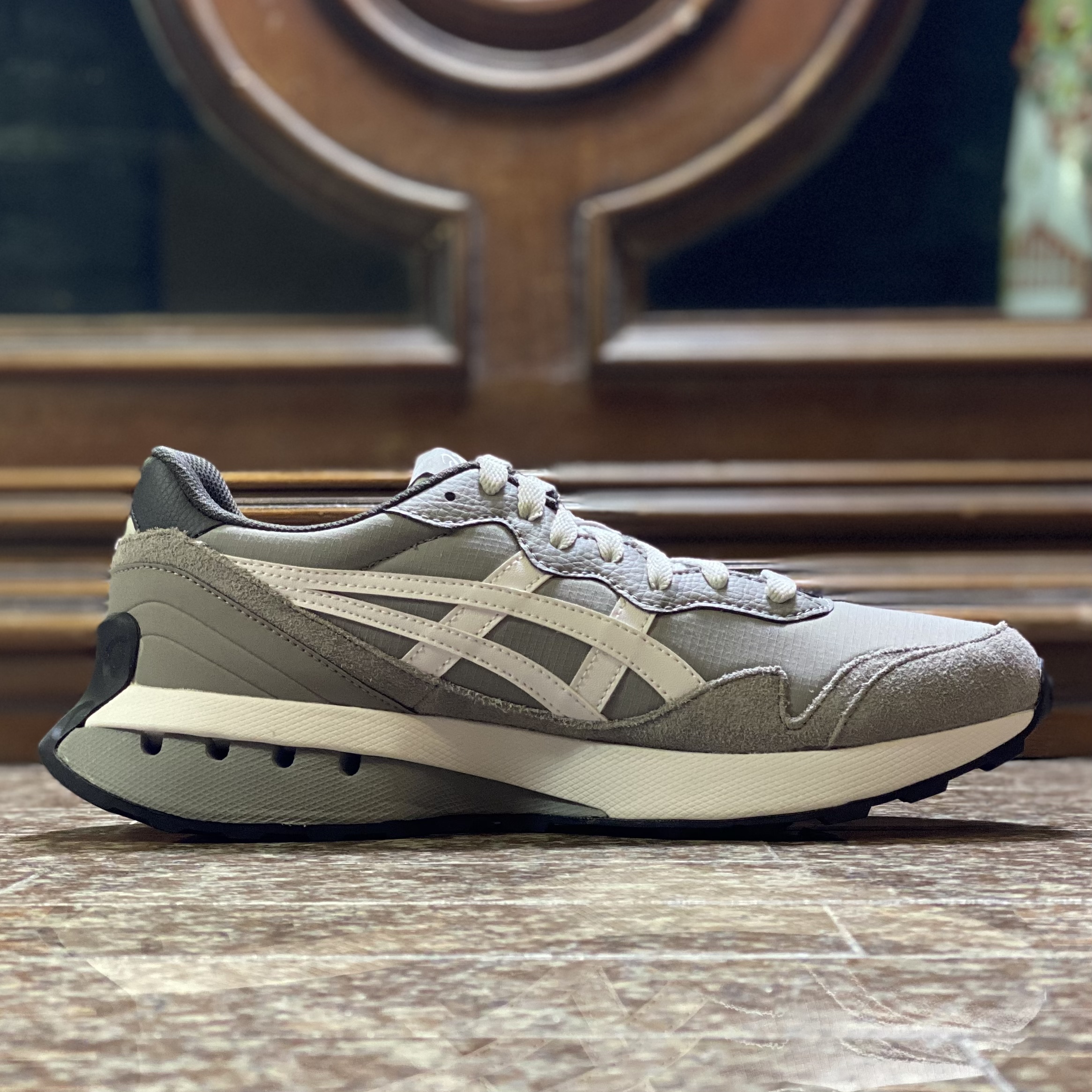 รองเท้า ASICS Jogger X81 ‘GREY’ (M10US)