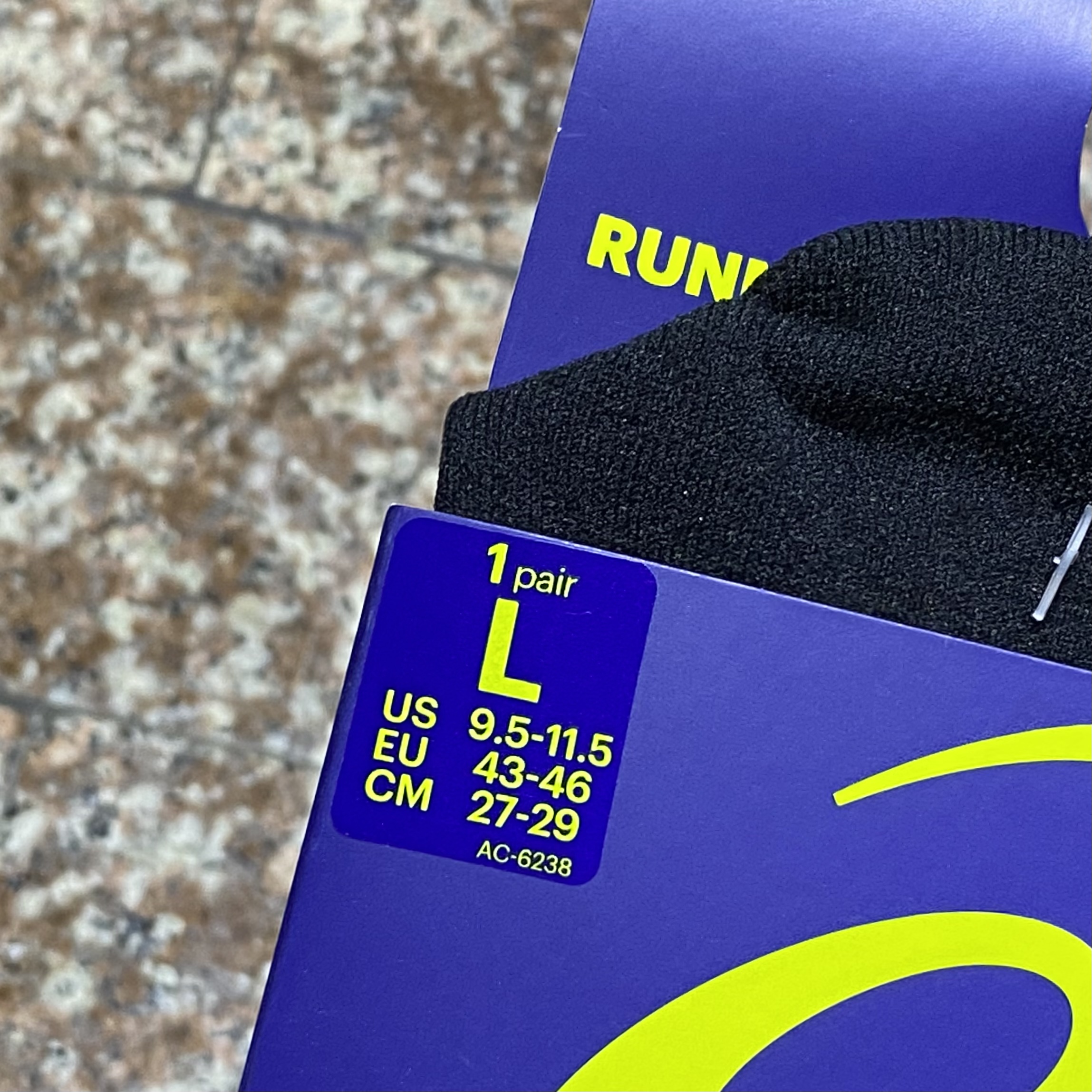 ถุงเท้าวิ่ง ASICS Road Quarter Running Socks ‘BLACK’ (M)