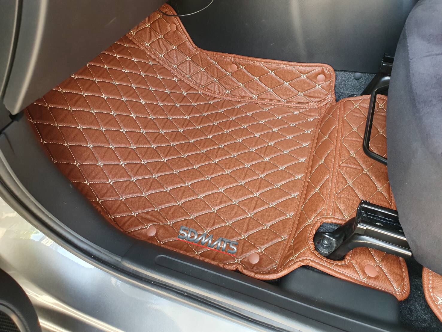 พรมปูพื้นรถยนต์6D Mitsubishi Attrage สีน้ำตาลอ่อน (3ชิ้น) st