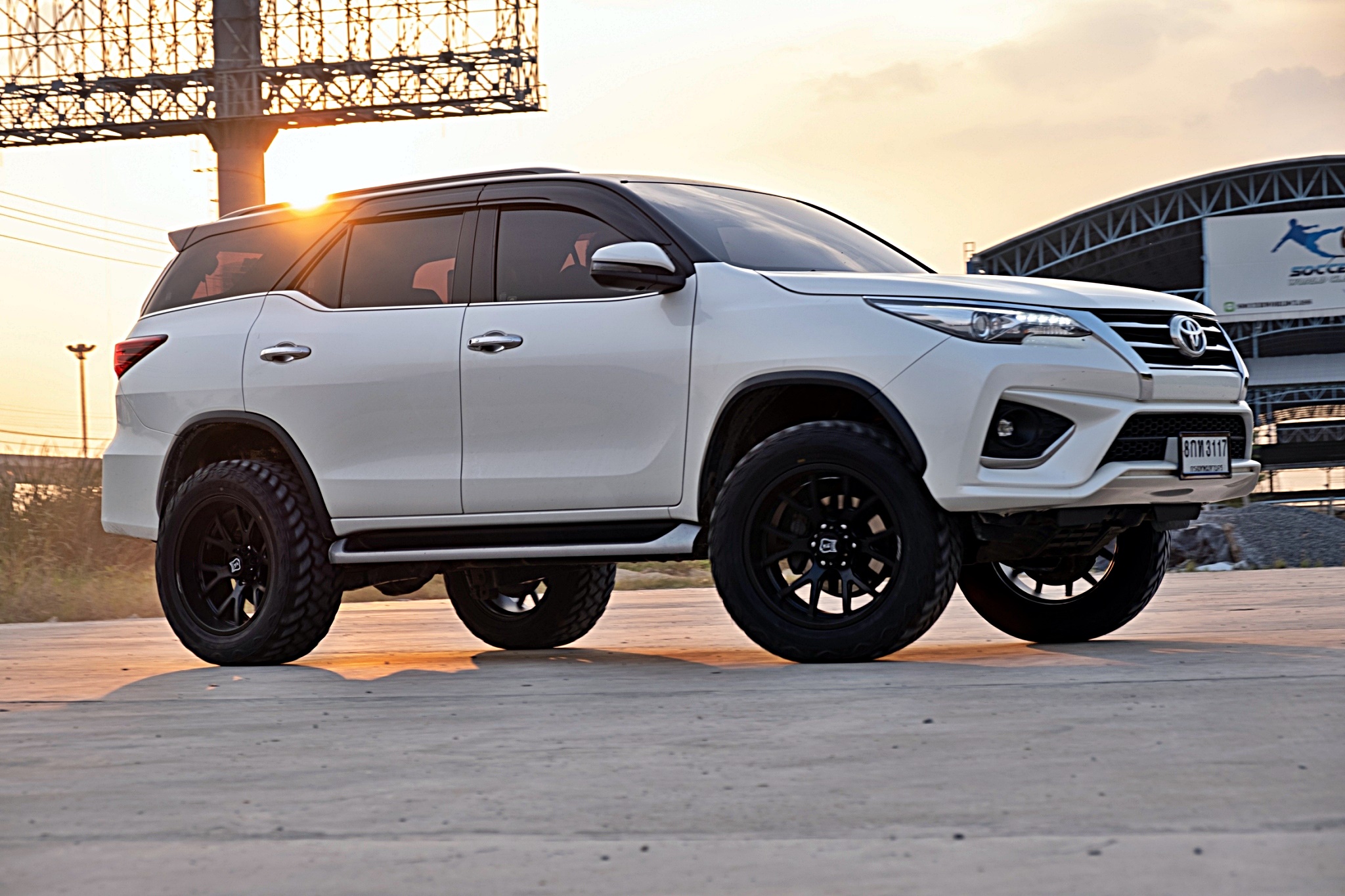 TOYOTA FORTUNER ทรงเมกาที่ STEP9