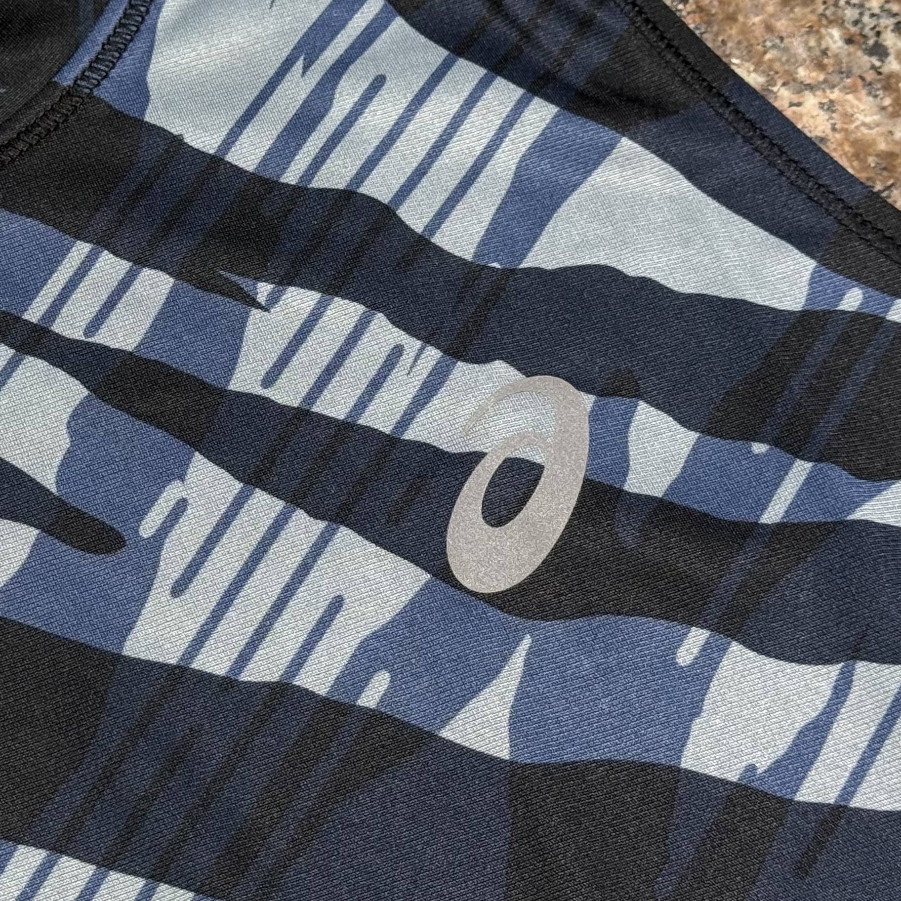 เสื้อวิ่ง ASICS Wild Running Singlet ‘CAMO’ (M)