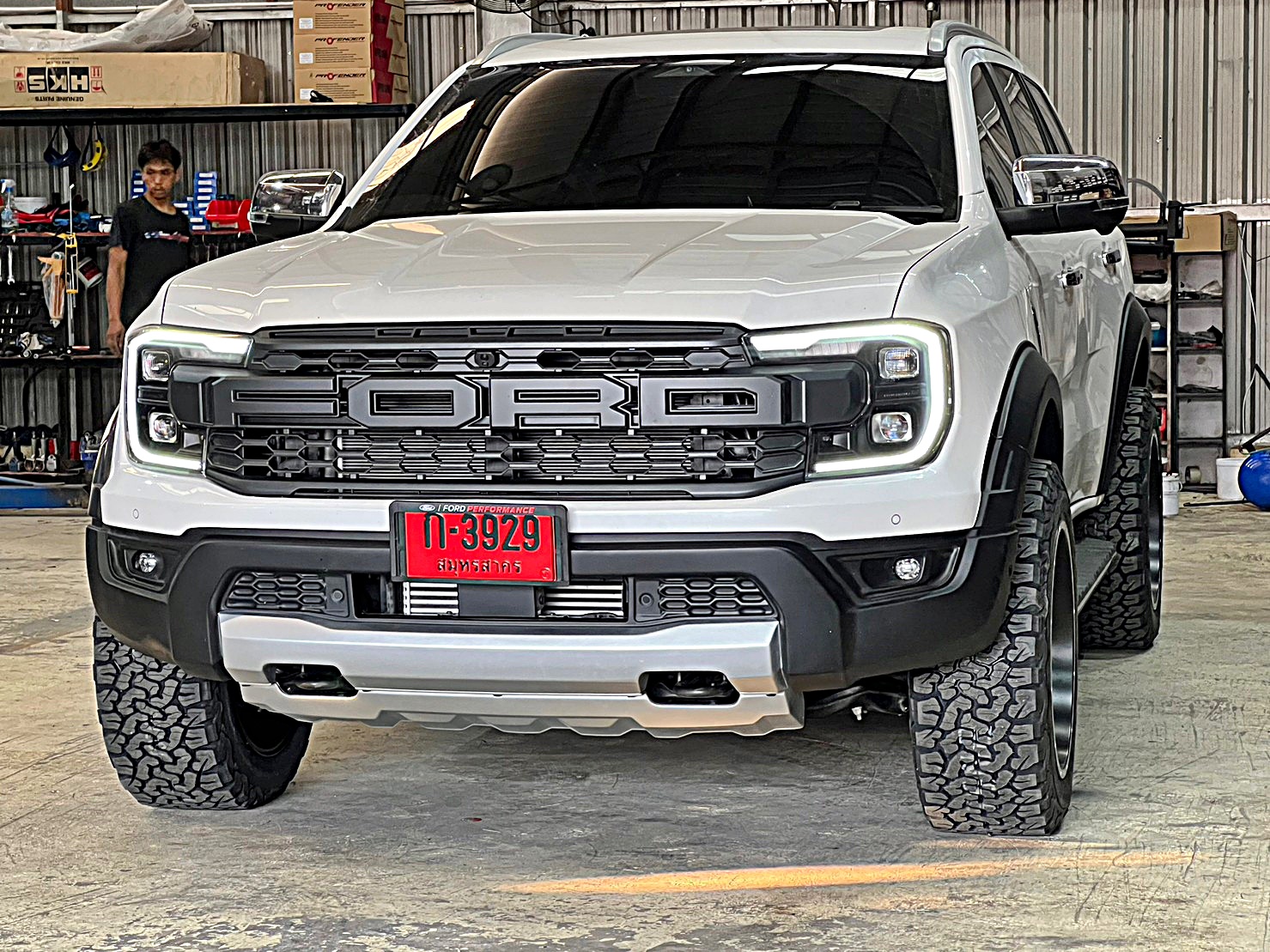 FORD EVEREST NEXTGEN แต่งวทรงเมกาที่ STEP9