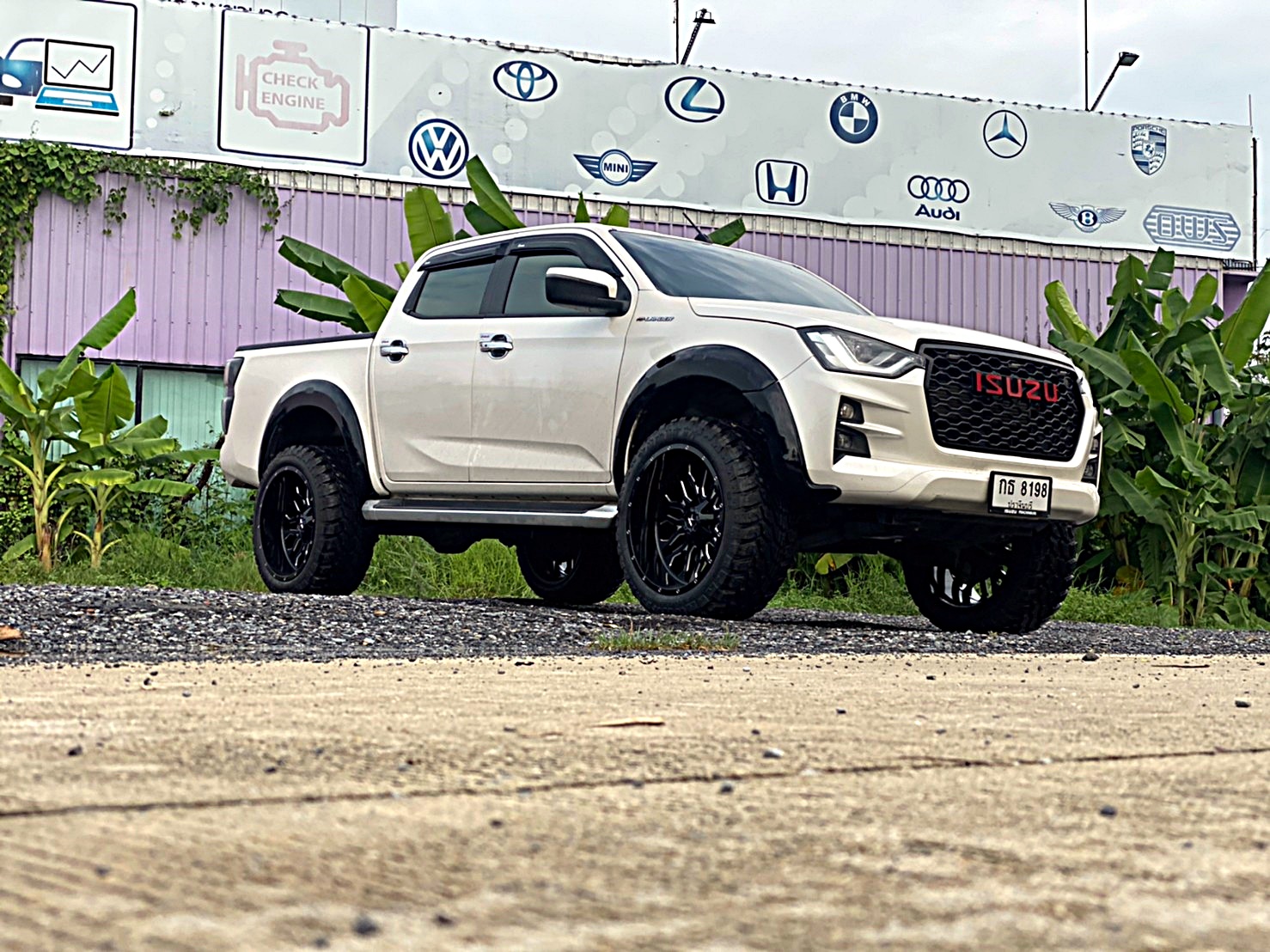 D-MAX ทรงเมกา มาไกลจากปราจีนบุรี