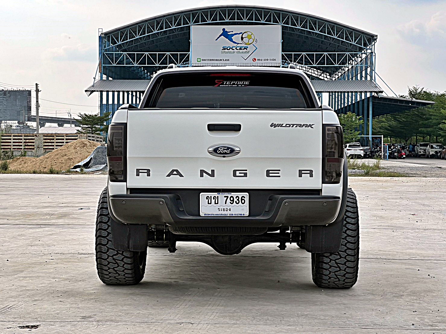 FORD_RANGER_จองคิวมาจากระยอง แต่งทรงเมกาที่ STEP9