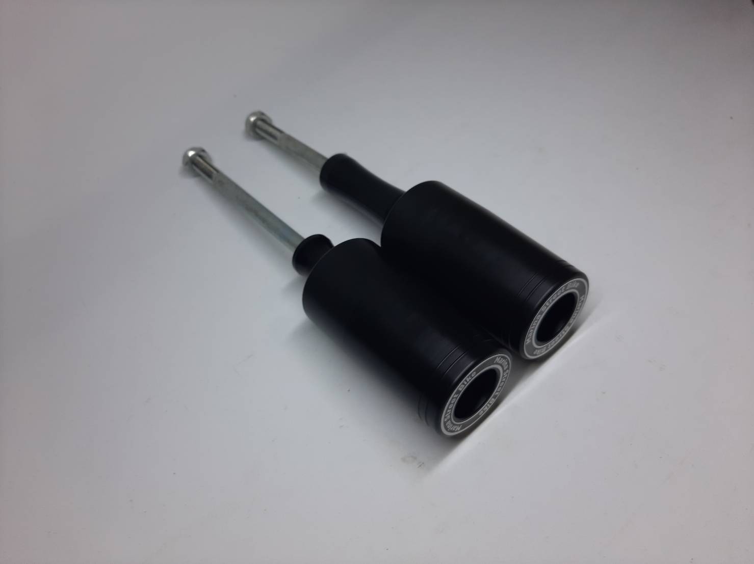 กันล้มข้าง Z650 Ninja650 2018 up แบร์นMarina กันล้มผลิตจากอลูมิเนียมนำเข้า เกรด6061T651 และPOM(65) สีดำ