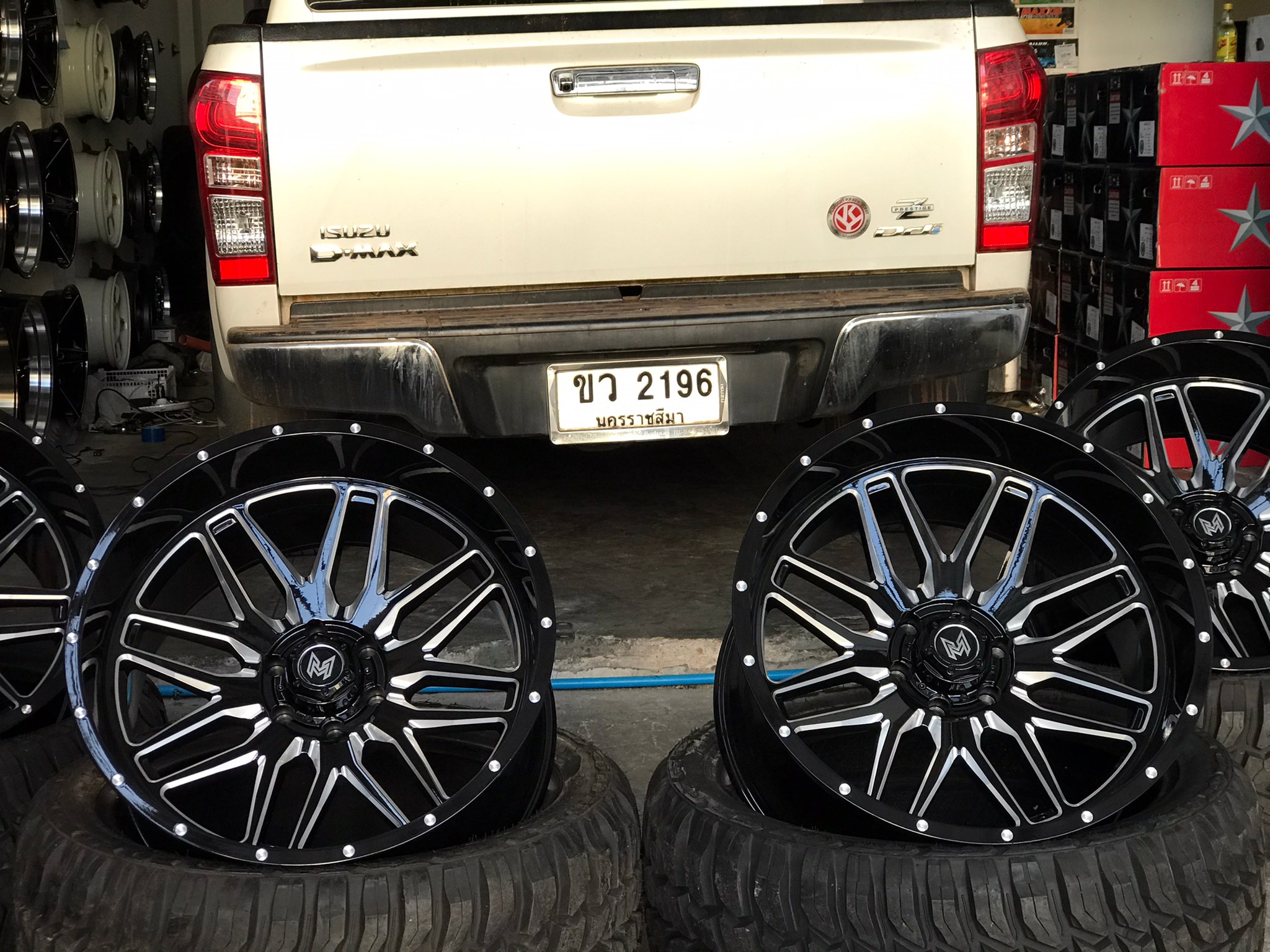MAGNETIC 22x12 ET-44 CROSSWIND MT 33/12.5R22