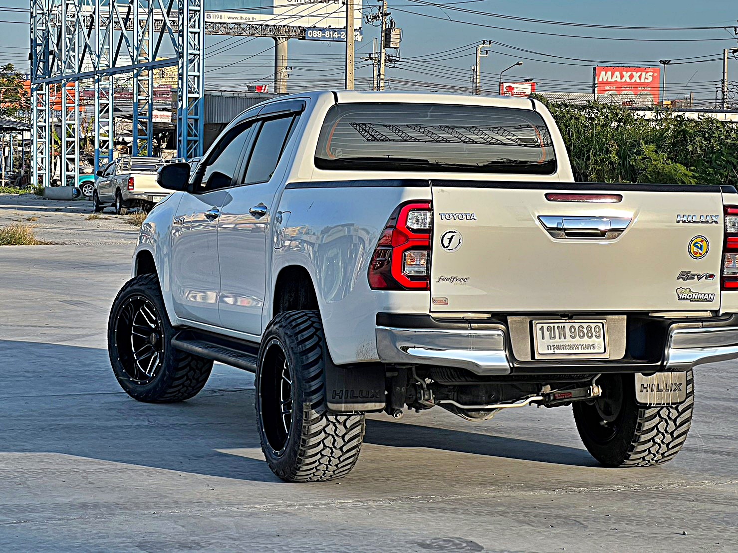 TOYOTA REVO ทรงเมกาที่ STEP9