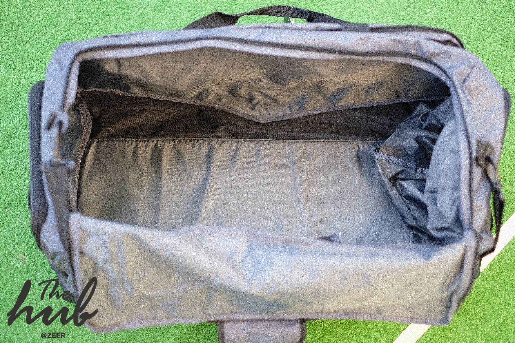 กระเป๋าเสื้อผ้า FBT