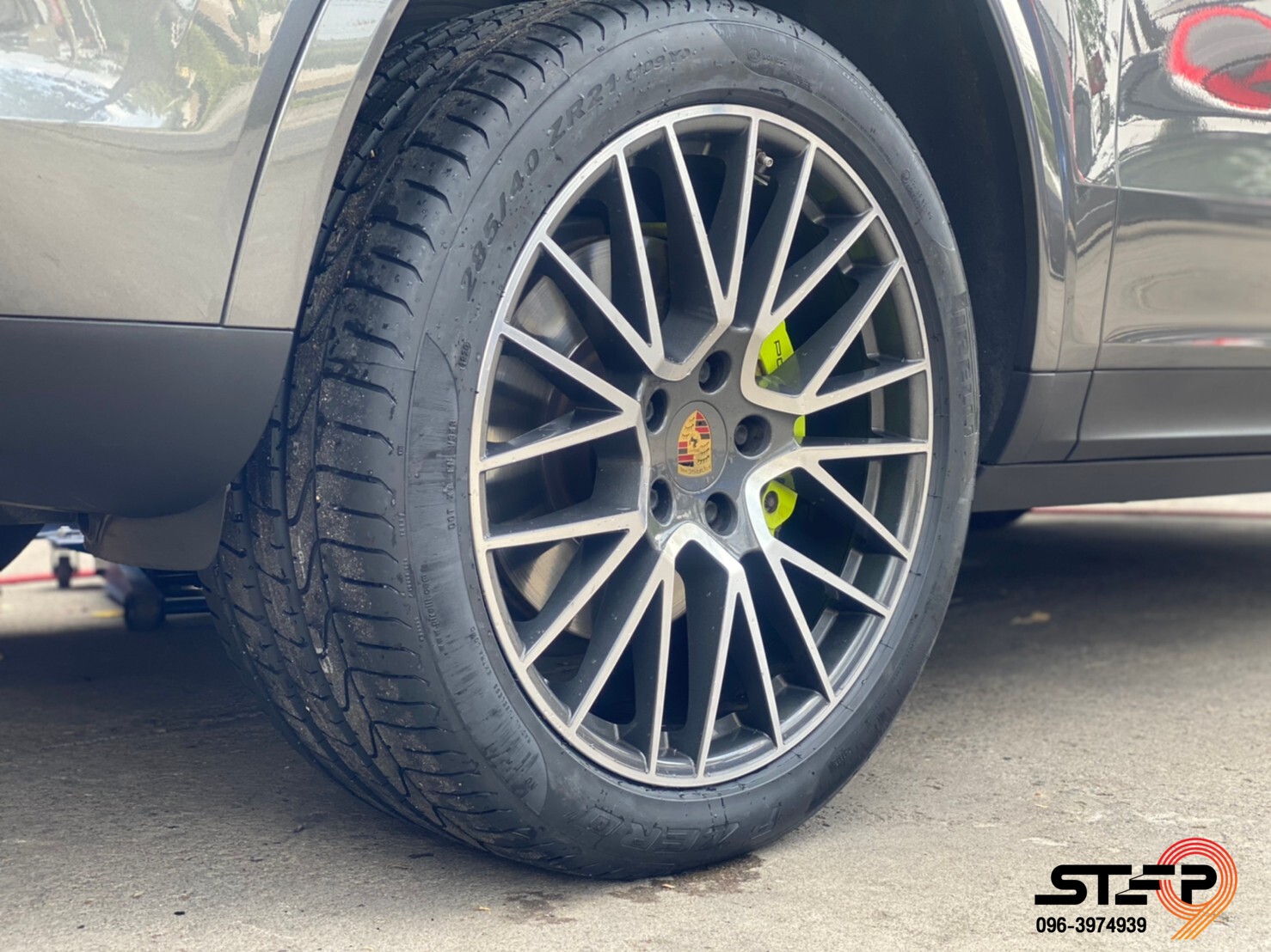PIRELLI PZERO 285/40-21 ราคาถูกสุดที่ STEP9