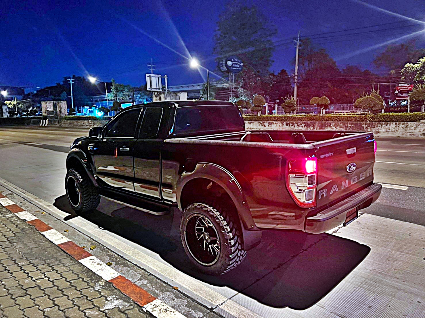 FORD ทรงเมกา ล้อ ATLAS LP105 ขอบ20