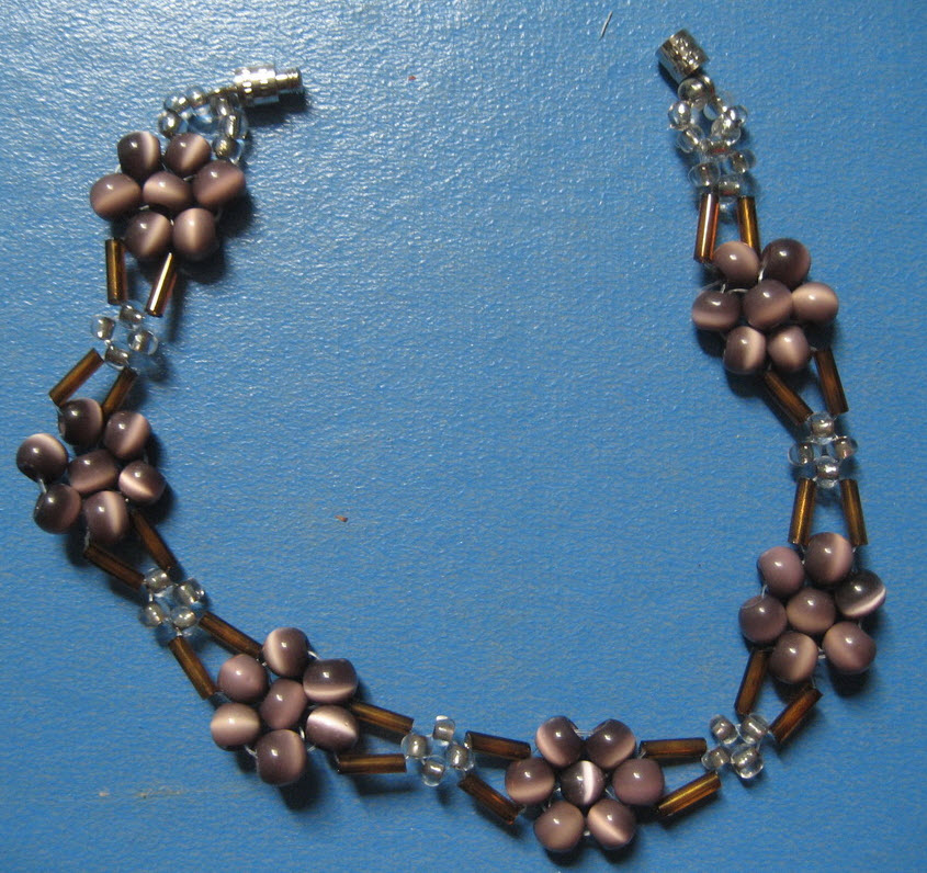 สร้อยคอสุนัขลูกปัด