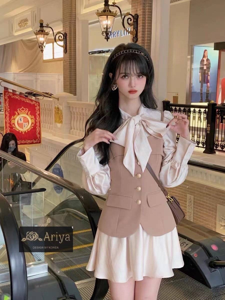 เดรสแขนยาว เสื้อเอี้ยม น่ารักมากแม่ใส่สบายใส่ทำงาน อยู่บ้าน ความสวยเป๊ะจัดเลย ใส่เที่ยว. #งานหรูดูแพง 👍🏻 เเพทเทิ้ลเราสวยยย