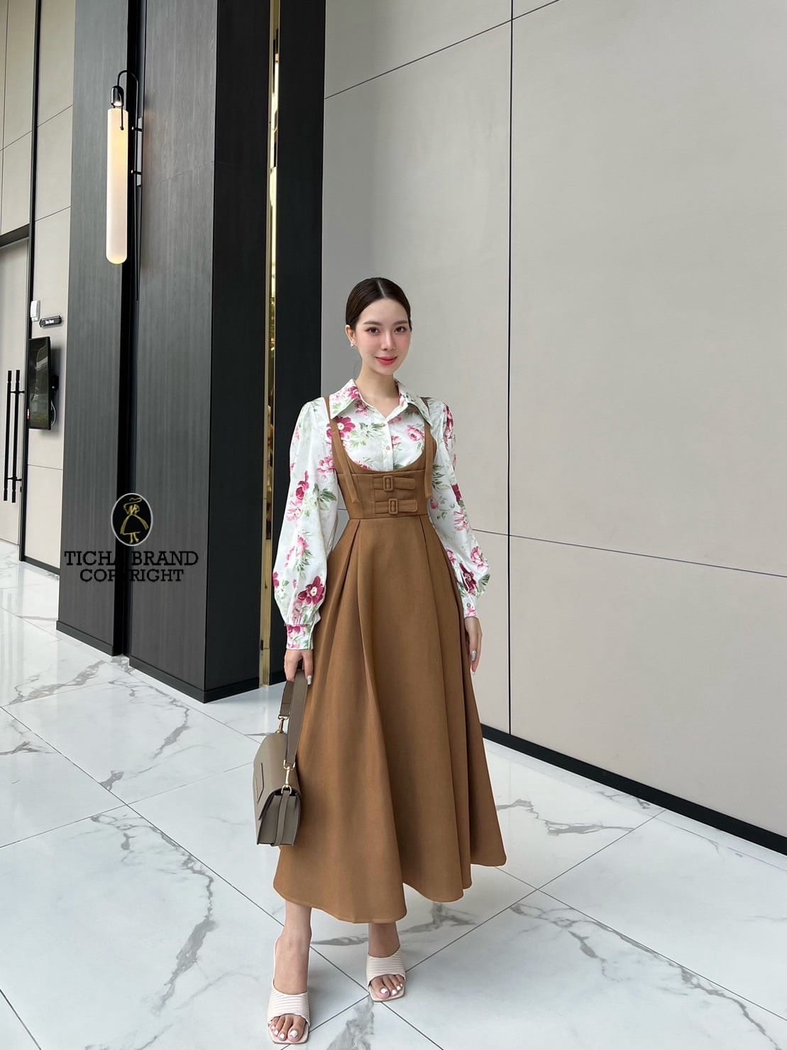 เซต2ชิ้น เอี๊ยมน้ำตาลดีไซน์สวยน่ารัก ใส่แม๊ทกันลงตัวมากๆ ดีไซน์สวย ทรงเจ้าหญิง ผ้าคือดีมาก น่ารักมากนะชุดนี้คุ้มค่าสุดๆ