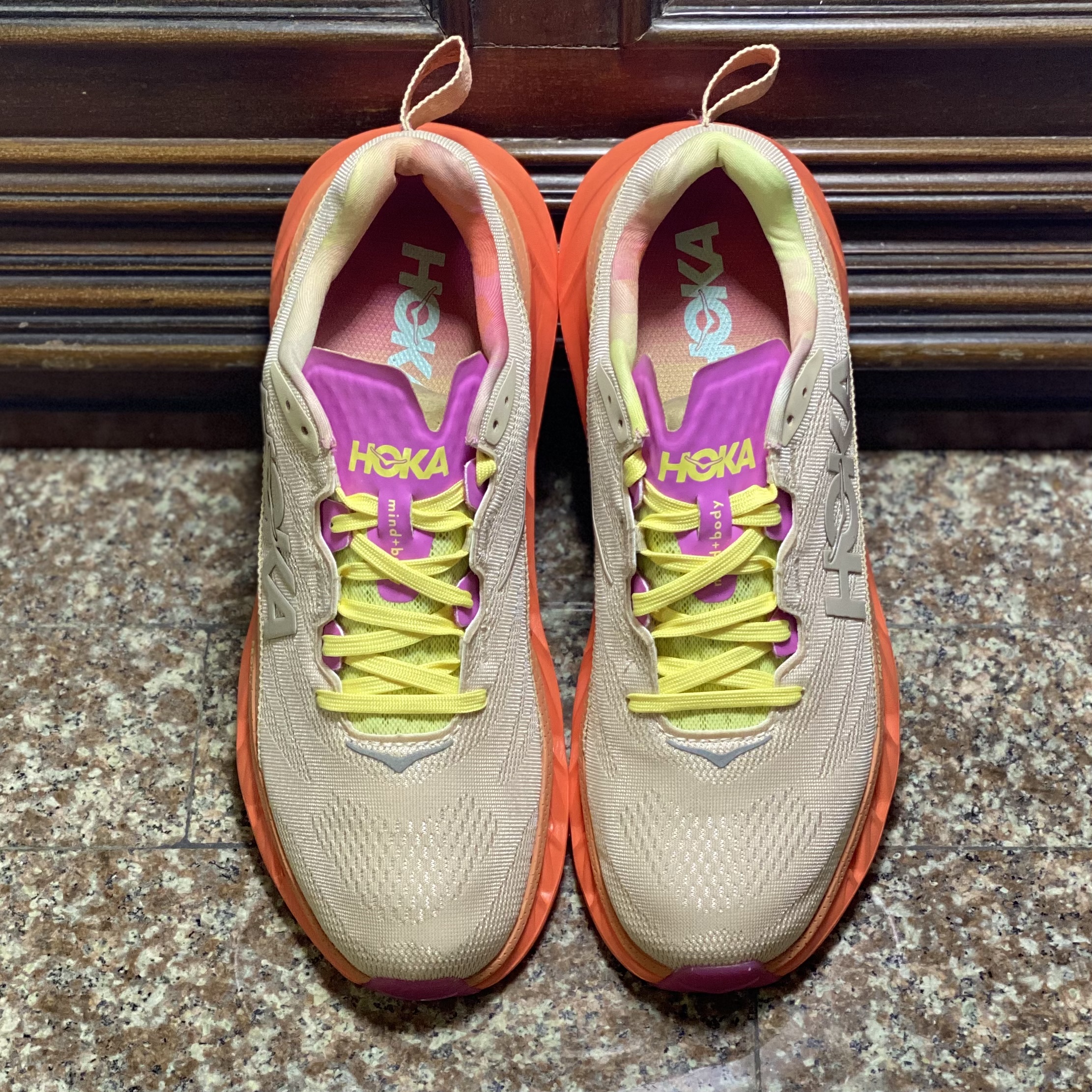 รองเท้า HOKA Elevon 2 ‘Mental Health’ (M9/9.5US)