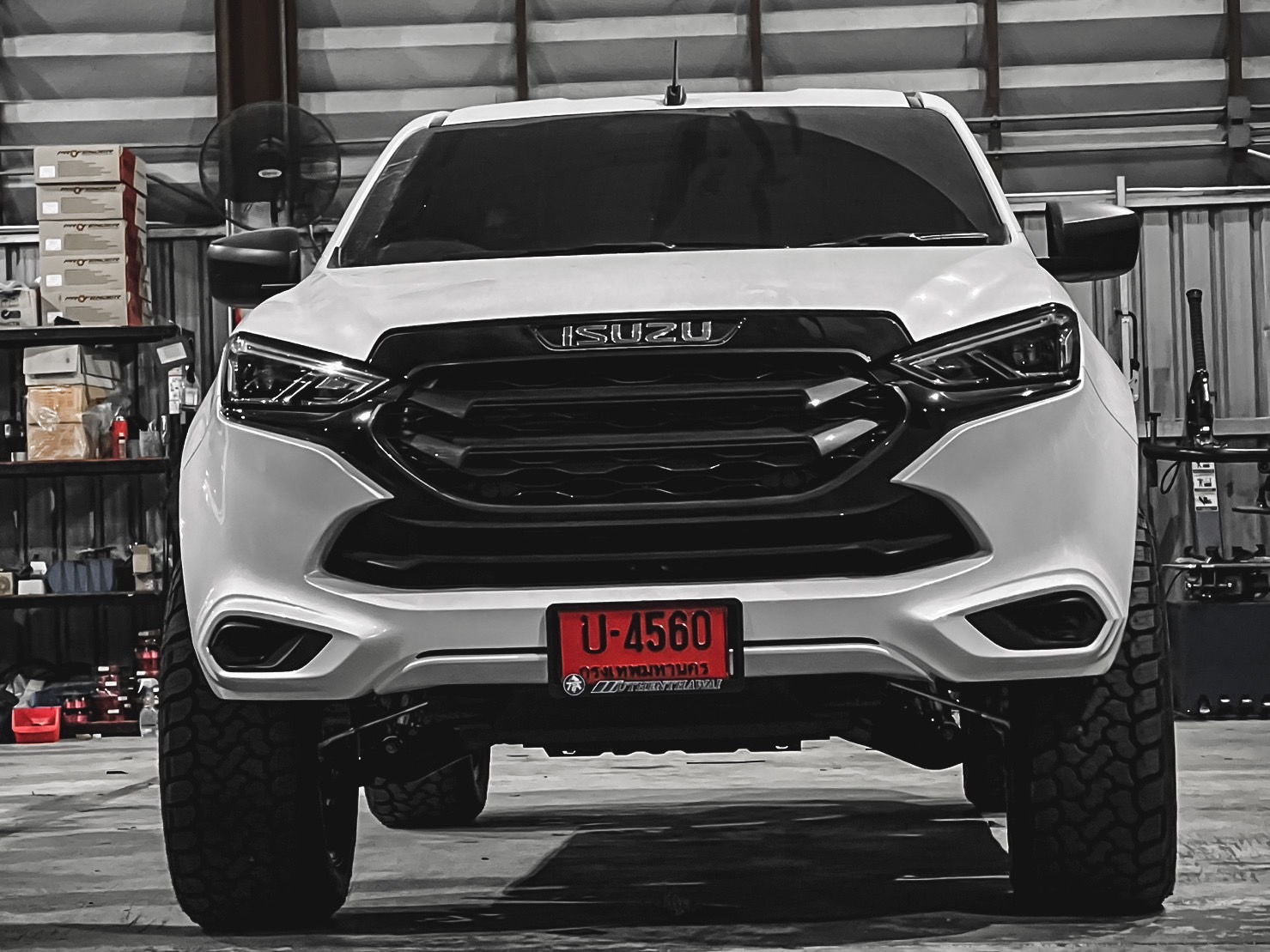 ISUZU MU-X แต่งทรงเมกาที่ STEP9