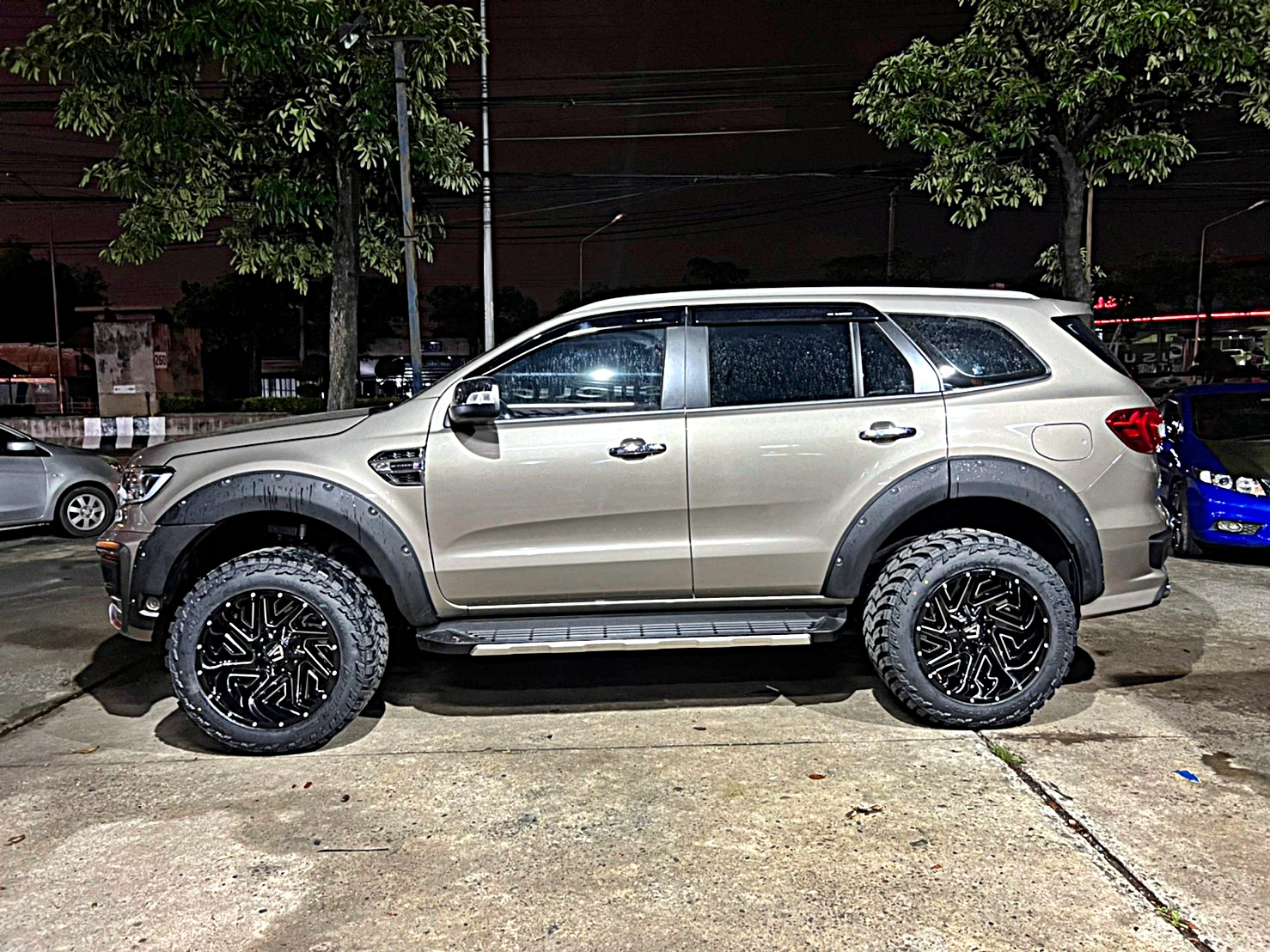 FORD_EVEREST_ทรงเมกา ที่ STEP9