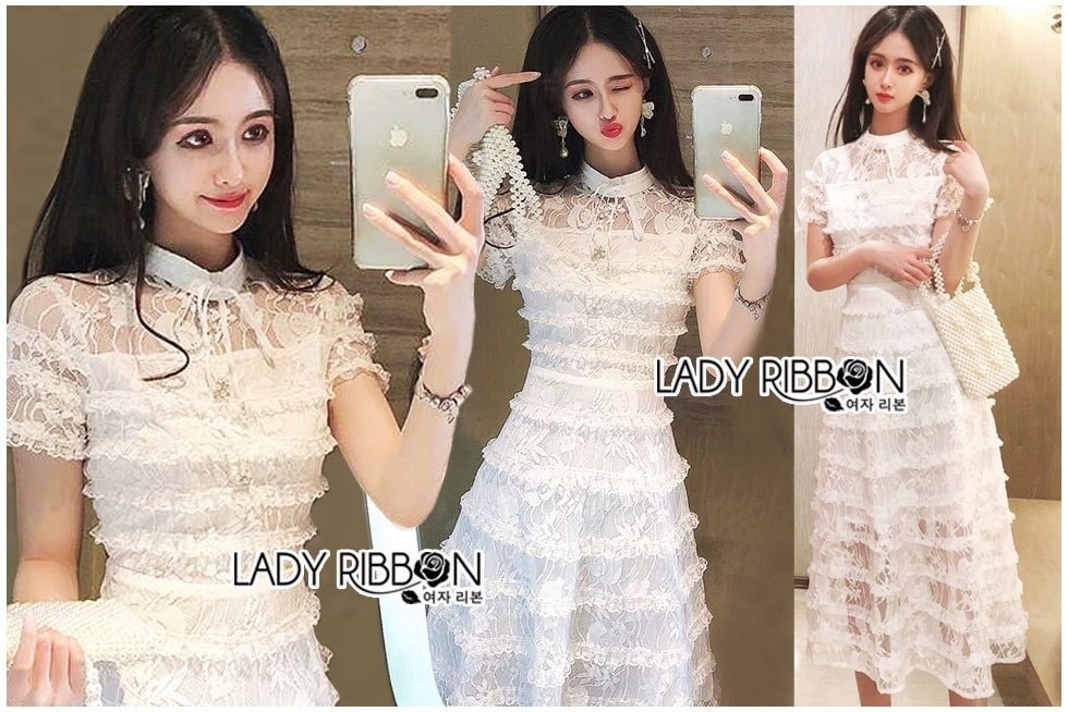 เดรสยาวผ้าลูกไม้ทอลายกุหลาบ ตกแต่งระบายวินเทจ ลุคนี้ เป็นสไตล์สาวหวานกลิ่นอายเฟมินีน เป็นผ้าลูกไม้นิ่ม ทรงแขนสั้น แต่งระบายเป็นชั้นๆทั้งตัวไม้สีขาวทอเป็นลายดอกกุหลาบสวยมากๆค่ะ