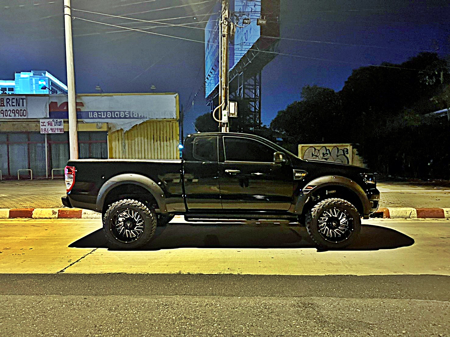 FORD ทรงเมกา ล้อ ATLAS LP105 ขอบ20