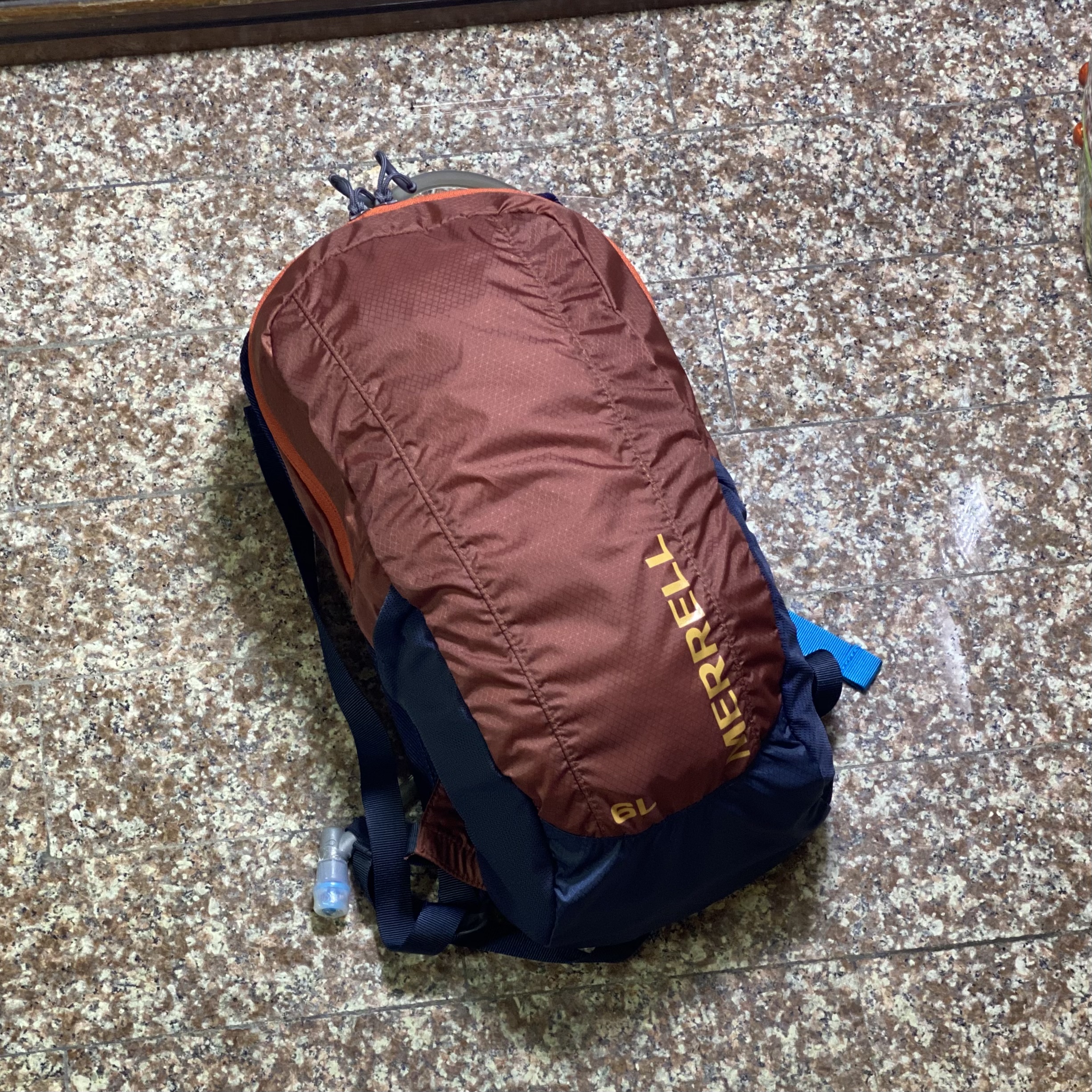 กระเป๋าวิ่ง Merrell Crest Hydration 6L Pack