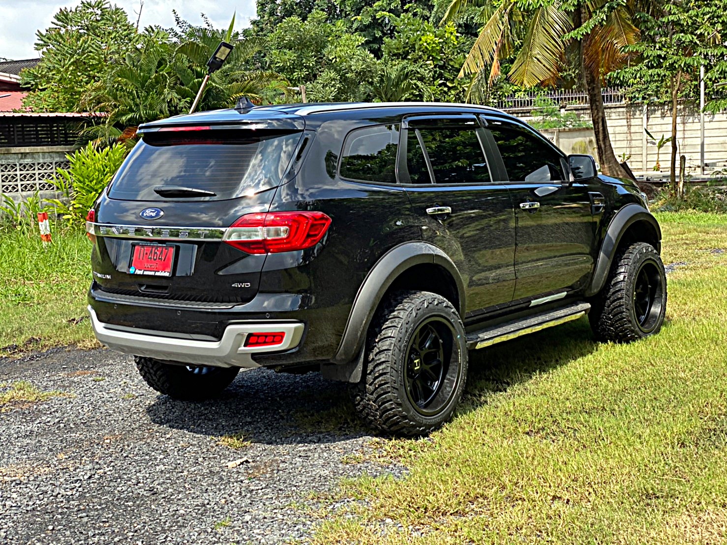 FORD EVEREST ทรงเมกา ล้อ HOSTILE H120 โคตรหล่อ