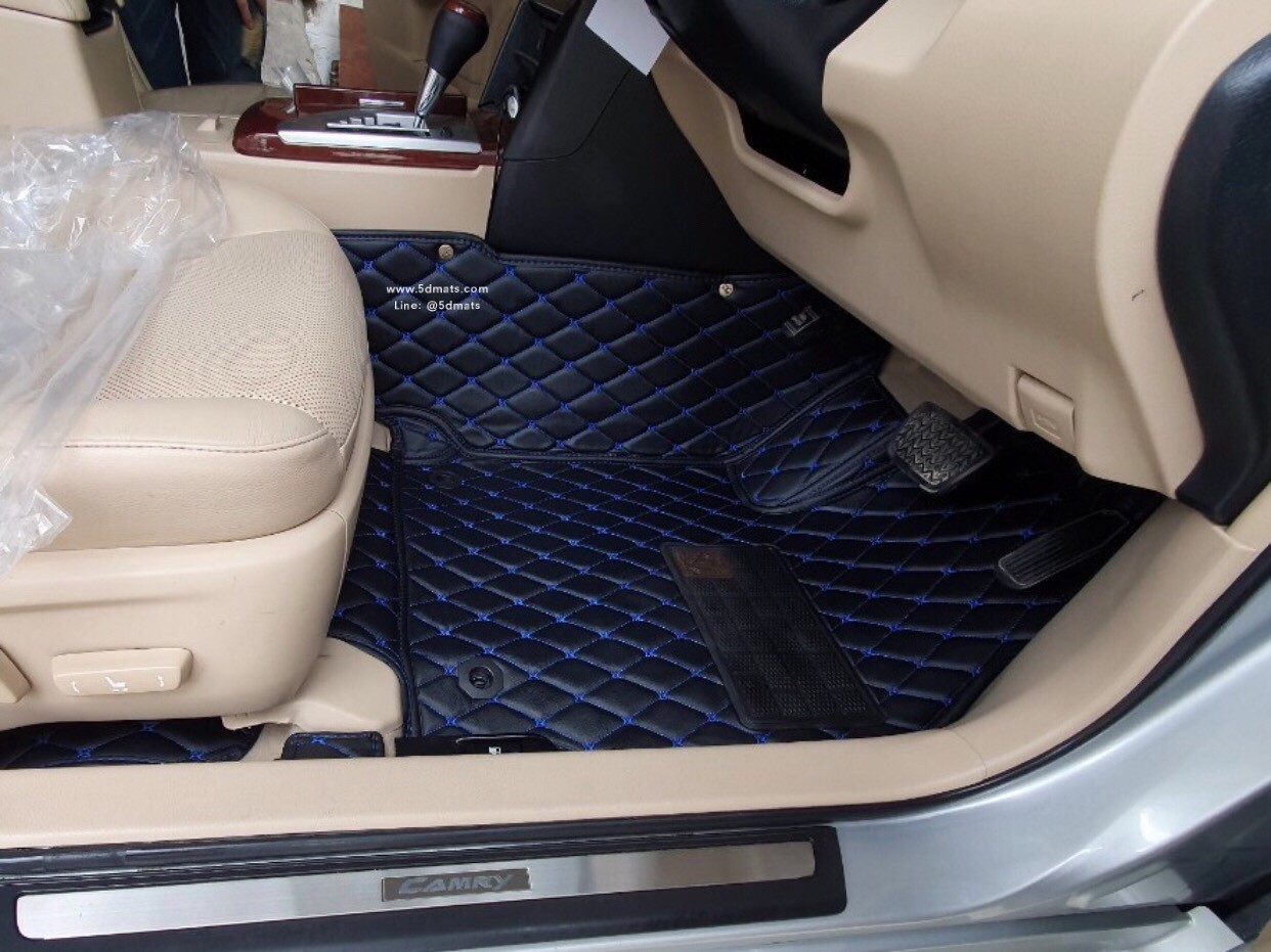 พรมปูพื้นรถยนต์TOYOTA CAMRY ปี2012-18 พรม6D QJ VIP สีดำด้ายน้ำเงิน หนาพิเศษ 3ชิ้น
