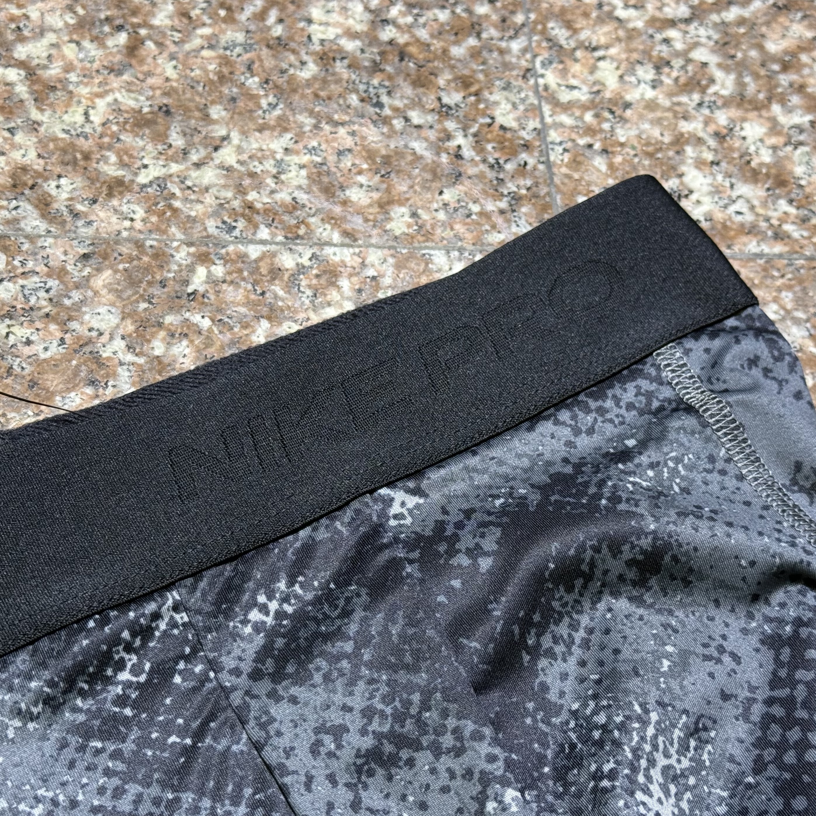 กางเกง Nike Pro ‘CAMO’ Dri-Fit Compression Long Tights (S,L,2XL)