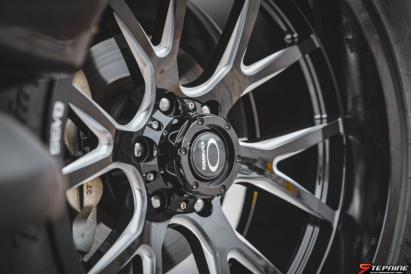 TOYOTA REVO ทรงเมกา