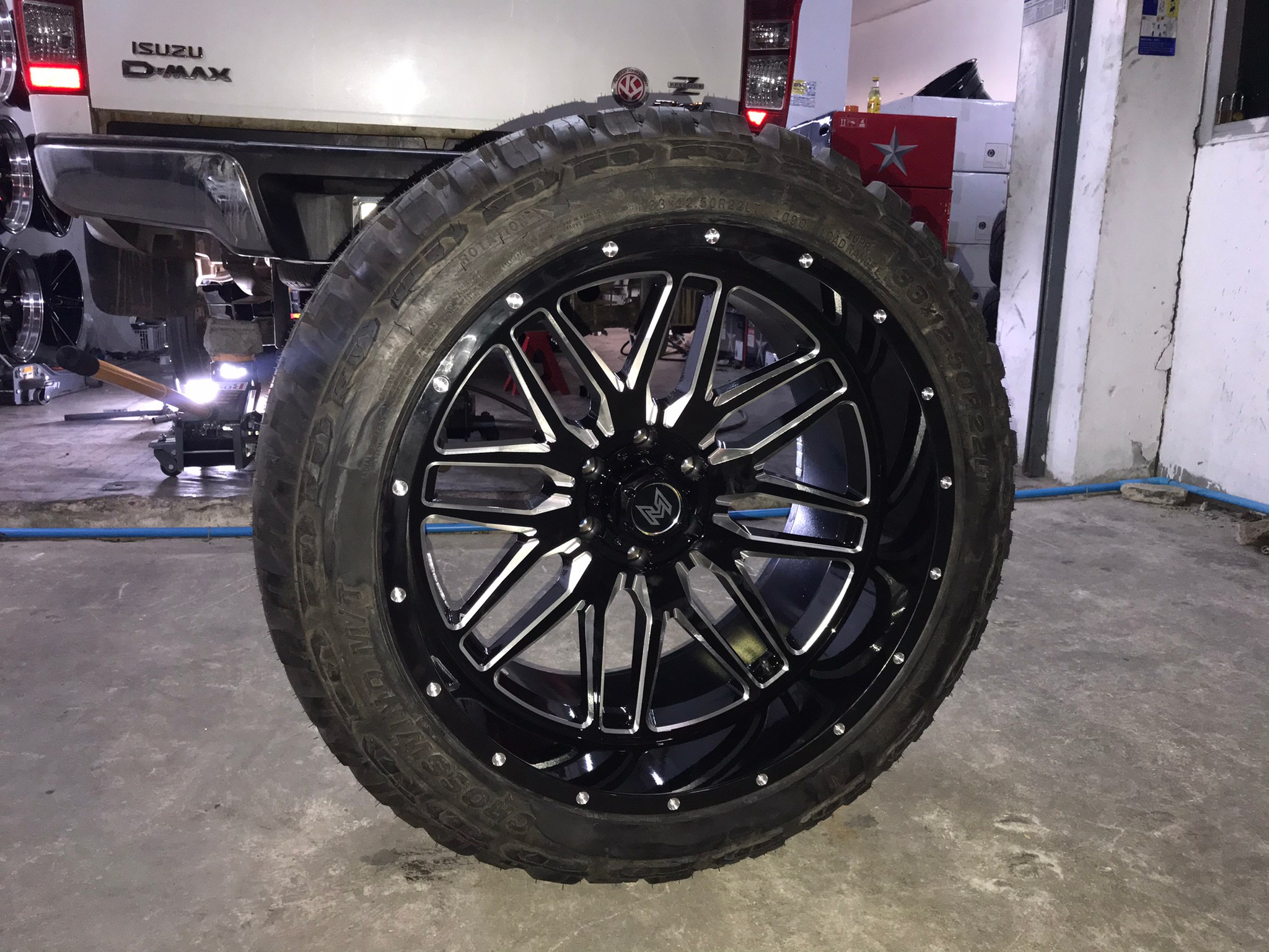 MAGNETIC 22x12 ET-44 CROSSWIND MT 33/12.5R22