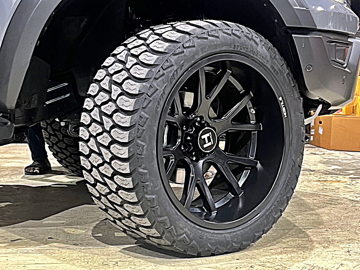 ส่งงาน RAPTOR V6 หล่อจบ ที่ Step9 ล้อแท้ HOSTILE H113