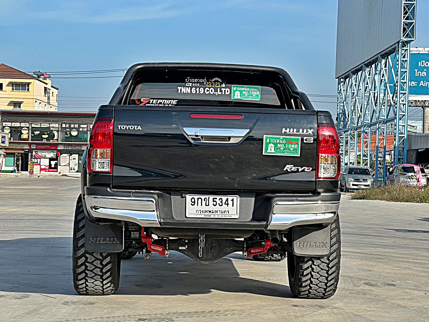 TOYOTA REVO แต่งทรงเมกาที่ STEP9