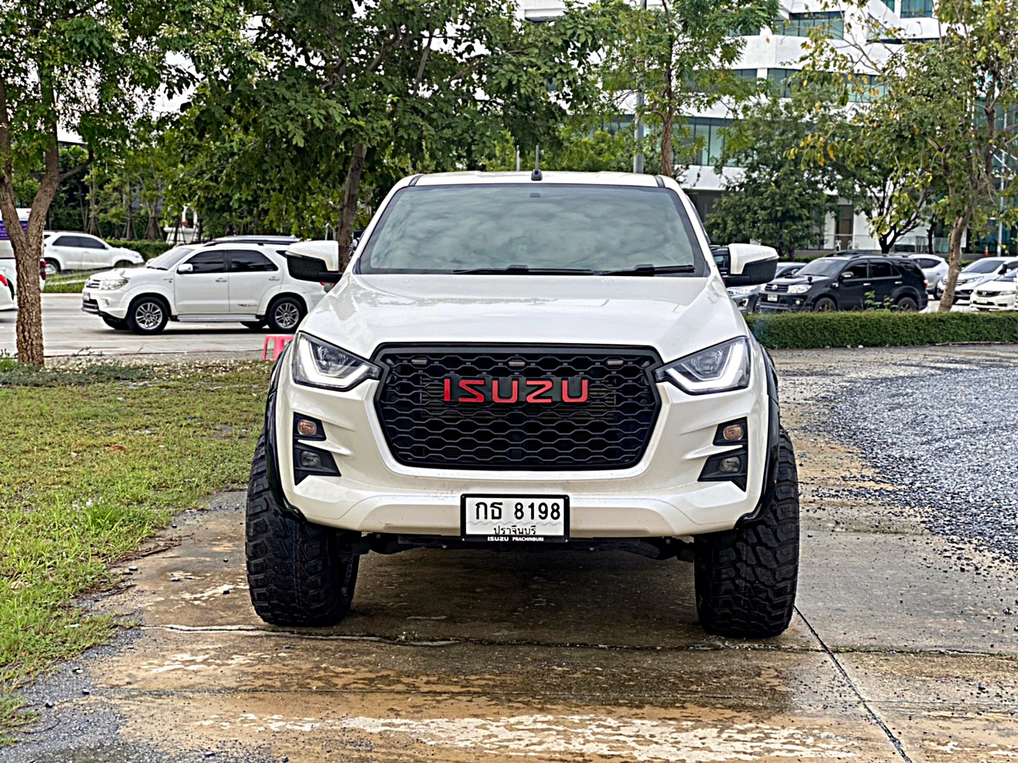 D-MAX ทรงเมกา มาไกลจากปราจีนบุรี