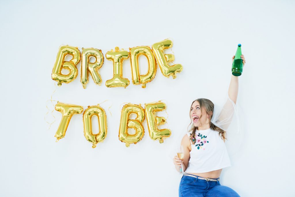 BRIDE TO BE FOIL BALLOON (GOLD) / ลูกโป่งฟอยตัวอักษรขนาด14 นิ้ว BRIDE TO BE
