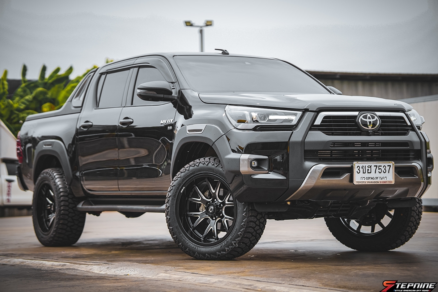 TOYOTA REVO ทรงเมกา