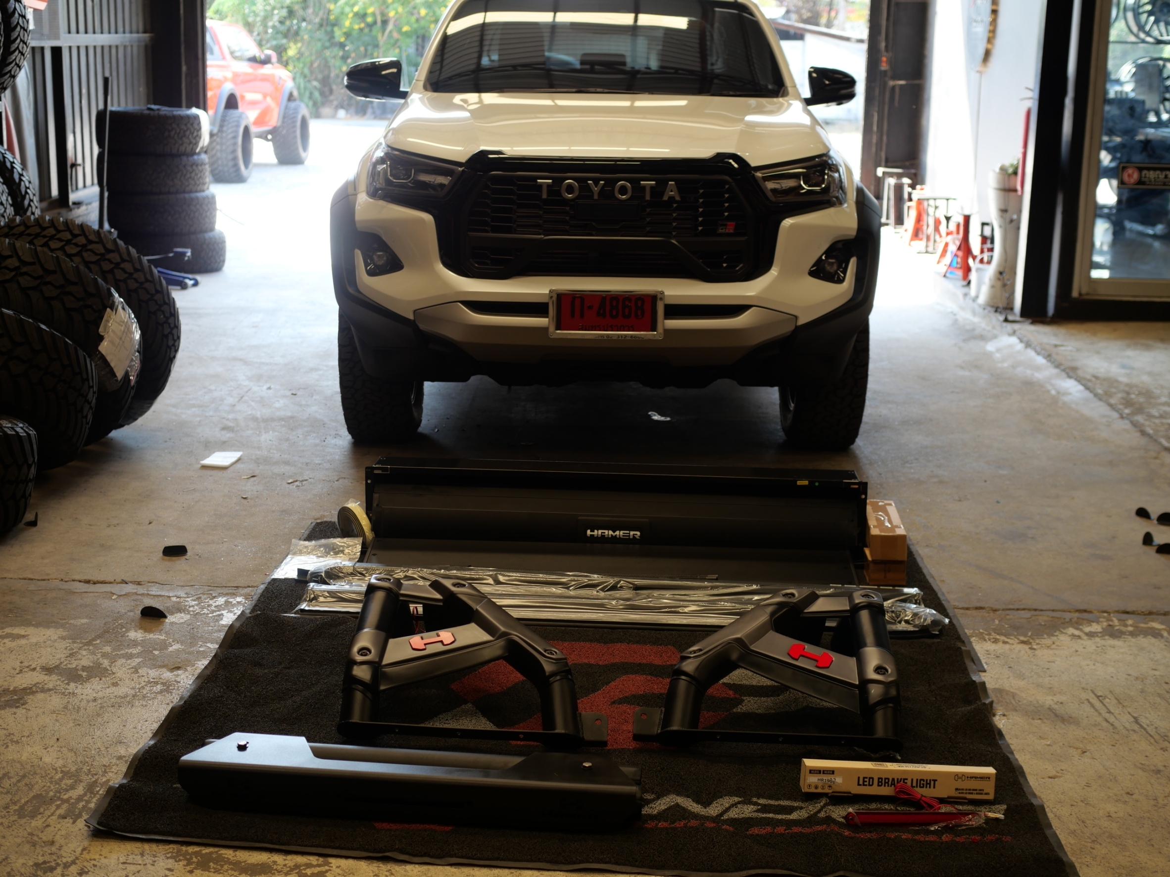 อุปกรณ์เสริมปิดท้ายรถ Auto Roller Lid ของรถ Toyota Revo Prerunner / GR-S