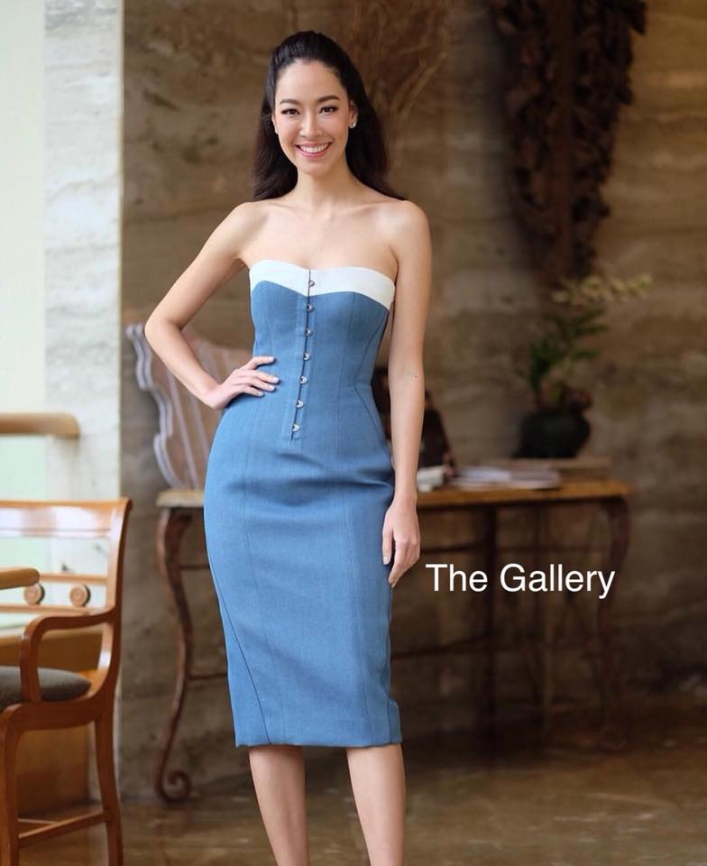 เดรสเกาะอกเนื้อผ้ายีนส์ทรงสอบเข้ารูปสวย