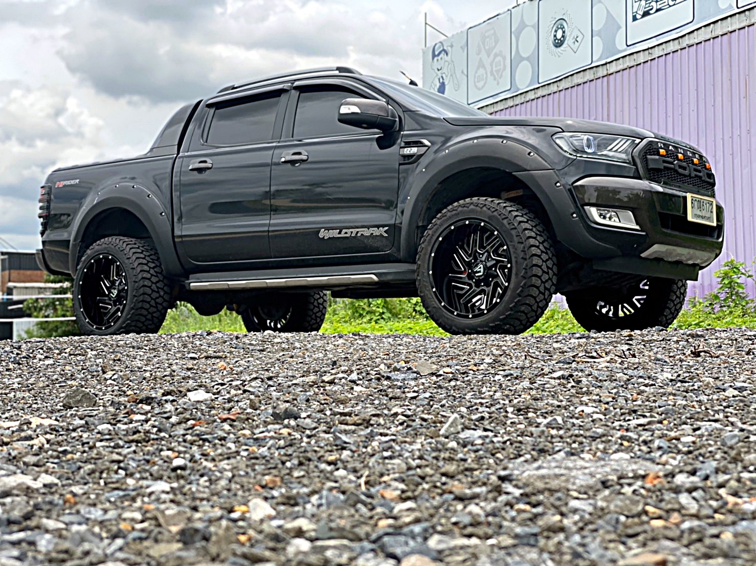 FORD WILDTRAK จัดทรงเมกาที่ STEP9