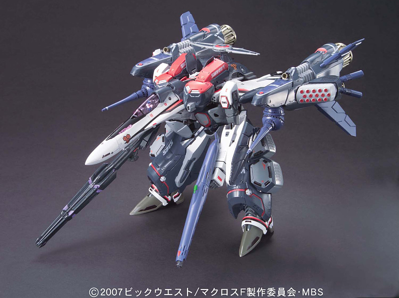 VF-25F Armored Messiah Valkyrie Aruto Custom (Plastic model)