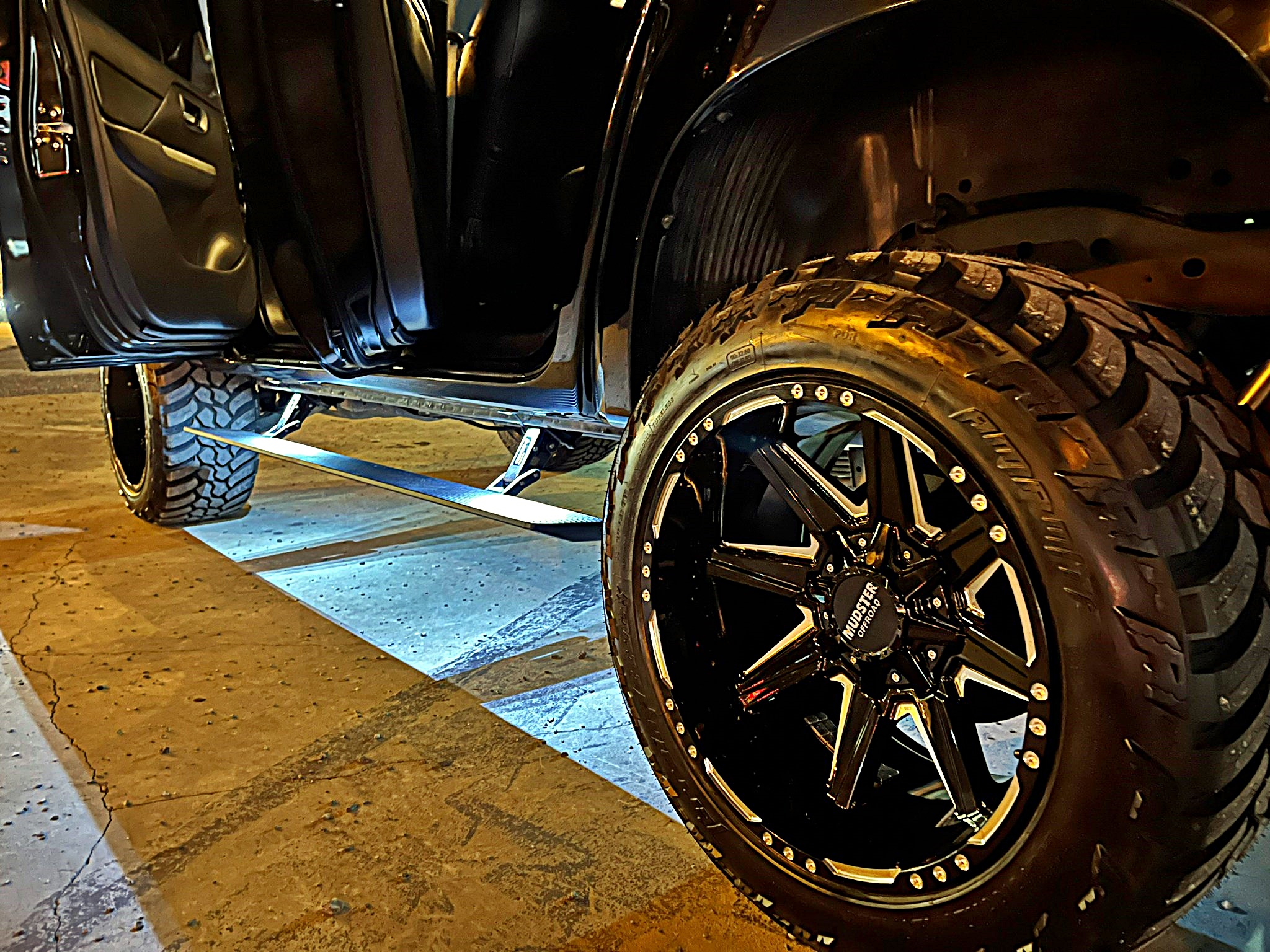 TRITON ทรงเมกา ที่ STEP9