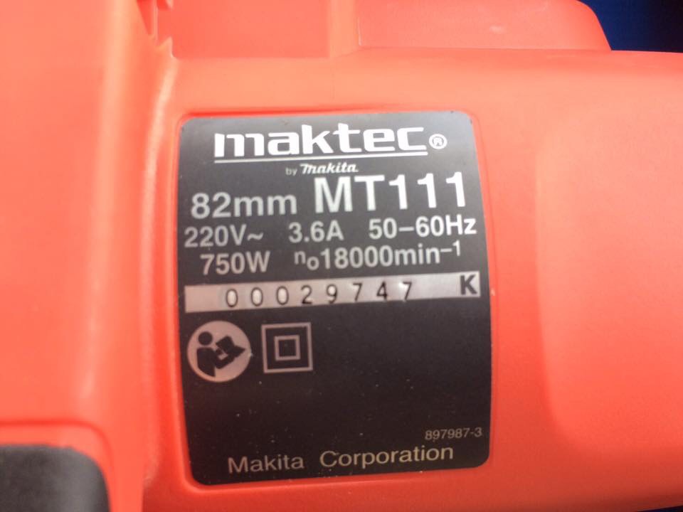 กบไสไม้ 3" Maktec MT111KX1.
