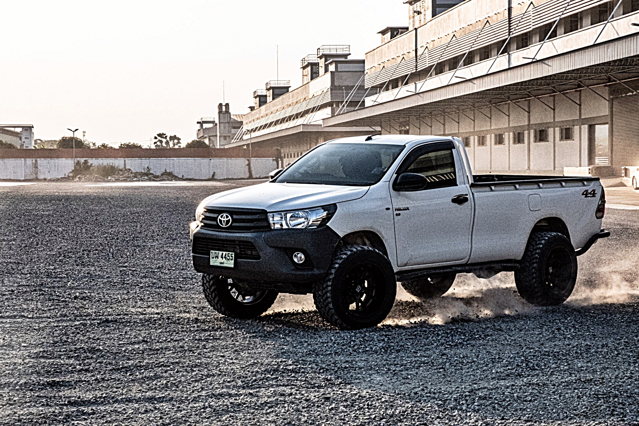 REVO หัวเดียว จองคิวจากแพร่ ทำทรงเมกาที่ STEP9