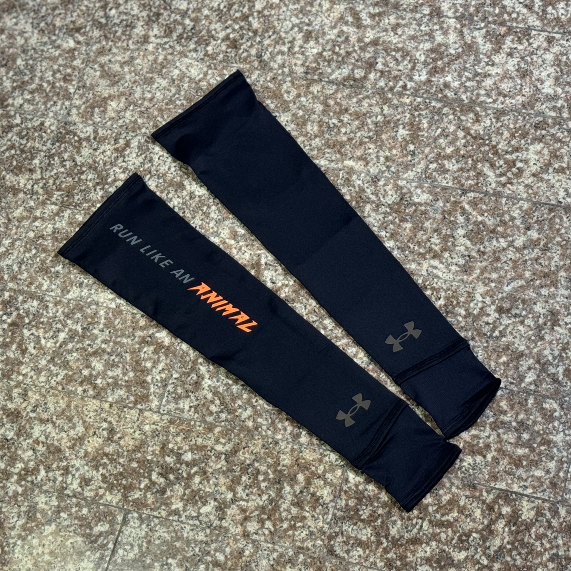 ปลอกแขน Under Armour Arm Sleeve ‘LIMITED’ (S/M)