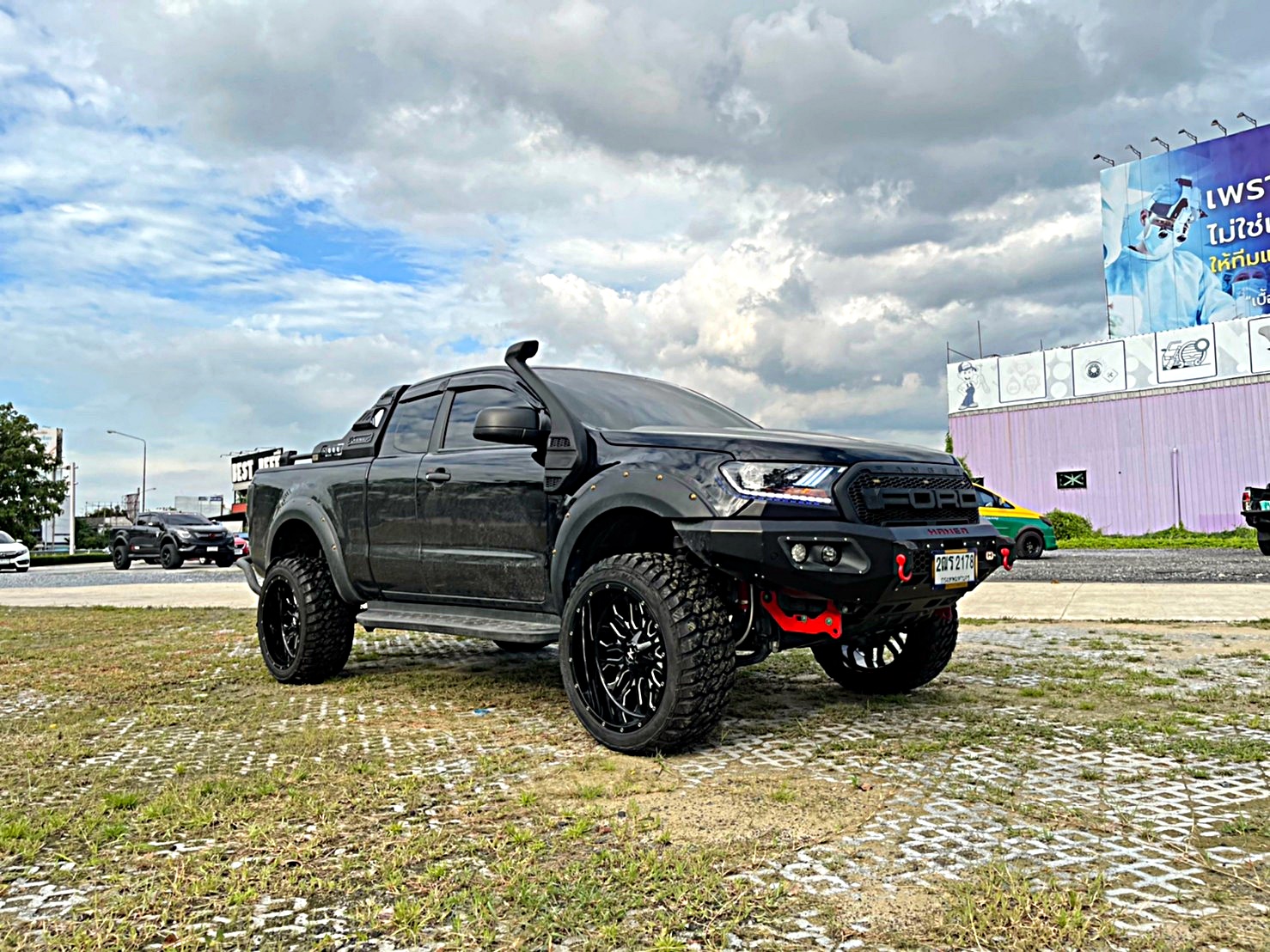 FORD RANGER จัดทรงเมกา ขอบ22 ที่ STEP9