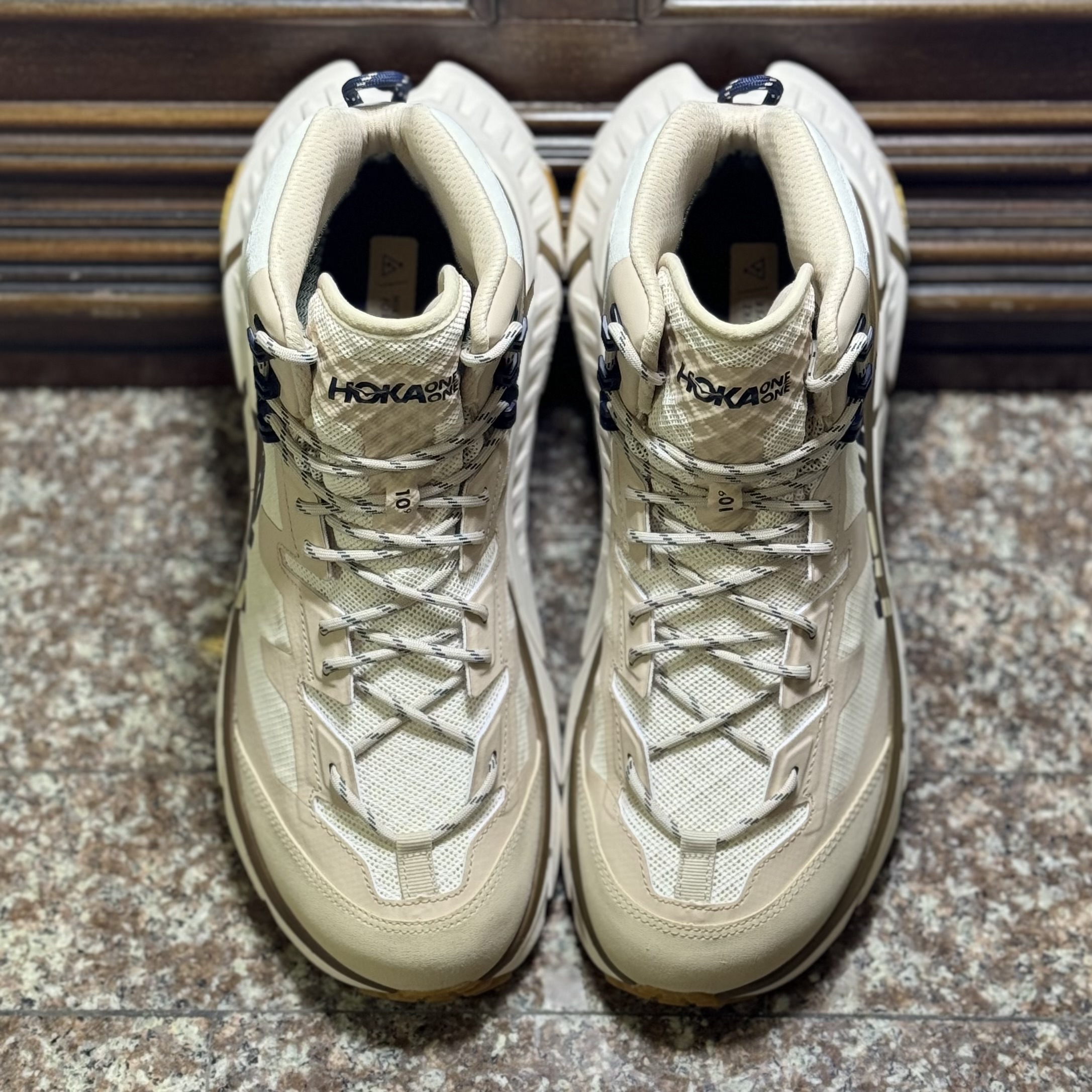 รองเท้าเดินป่า HOKA TenNine Hike GTX ‘Shifting Sand’ (M9.5/10.5/11US)